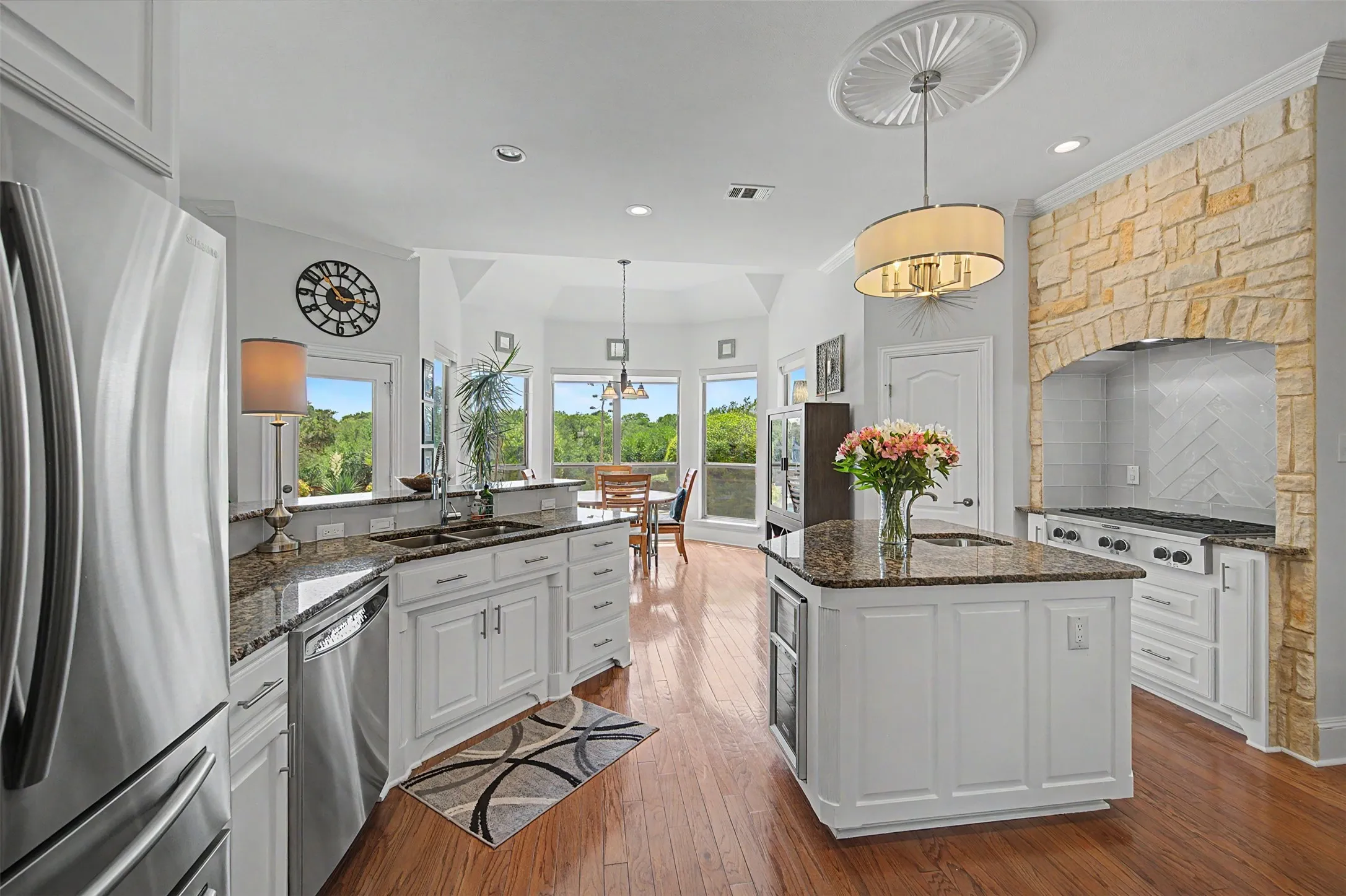 Single Family Residence For Sale in Dallas County , 1529 Cypress Bend Drive, Cedar Hill, Texas 75104, 3 Bedroom, 3 Bathroom, 3 Garage spaces, 2,736 Sqft, built in 2002, mls#21317554, Real Estate Agent in Cedar Hill, Homes For Sale in Dallas county, Homes For Sale in Cedar Hill, Realtor in Cedar Hill Texas, Real Estate Brokerage Independent Realty Texas, Luminita Cordes Realtor