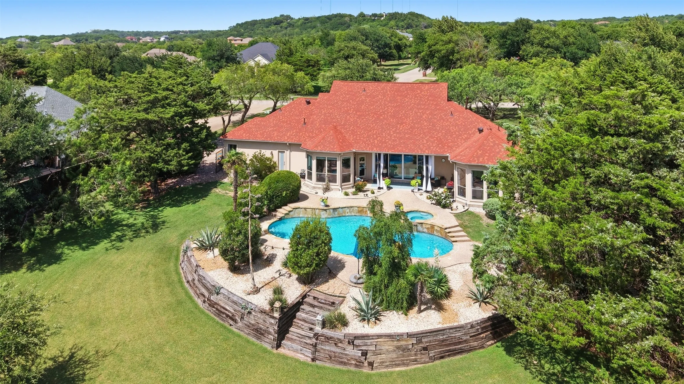 Single Family Residence For Sale in Dallas County , 1529 Cypress Bend Drive, Cedar Hill, Texas 75104, 3 Bedroom, 3 Bathroom, 3 Garage spaces, 2,736 Sqft, built in 2002, mls#21317554, Real Estate Agent in Cedar Hill, Homes For Sale in Dallas county, Homes For Sale in Cedar Hill, Realtor in Cedar Hill Texas, Real Estate Brokerage Independent Realty Texas, Luminita Cordes Realtor