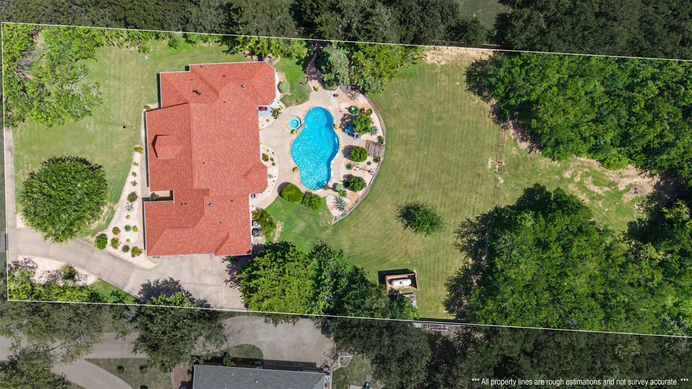 Single Family Residence For Sale in Dallas County , 1529 Cypress Bend Drive, Cedar Hill, Texas 75104, 3 Bedroom, 3 Bathroom, 3 Garage spaces, 2,736 Sqft, built in 2002, mls#21317554, Real Estate Agent in Cedar Hill, Homes For Sale in Dallas county, Homes For Sale in Cedar Hill, Realtor in Cedar Hill Texas, Real Estate Brokerage Independent Realty Texas, Luminita Cordes Realtor