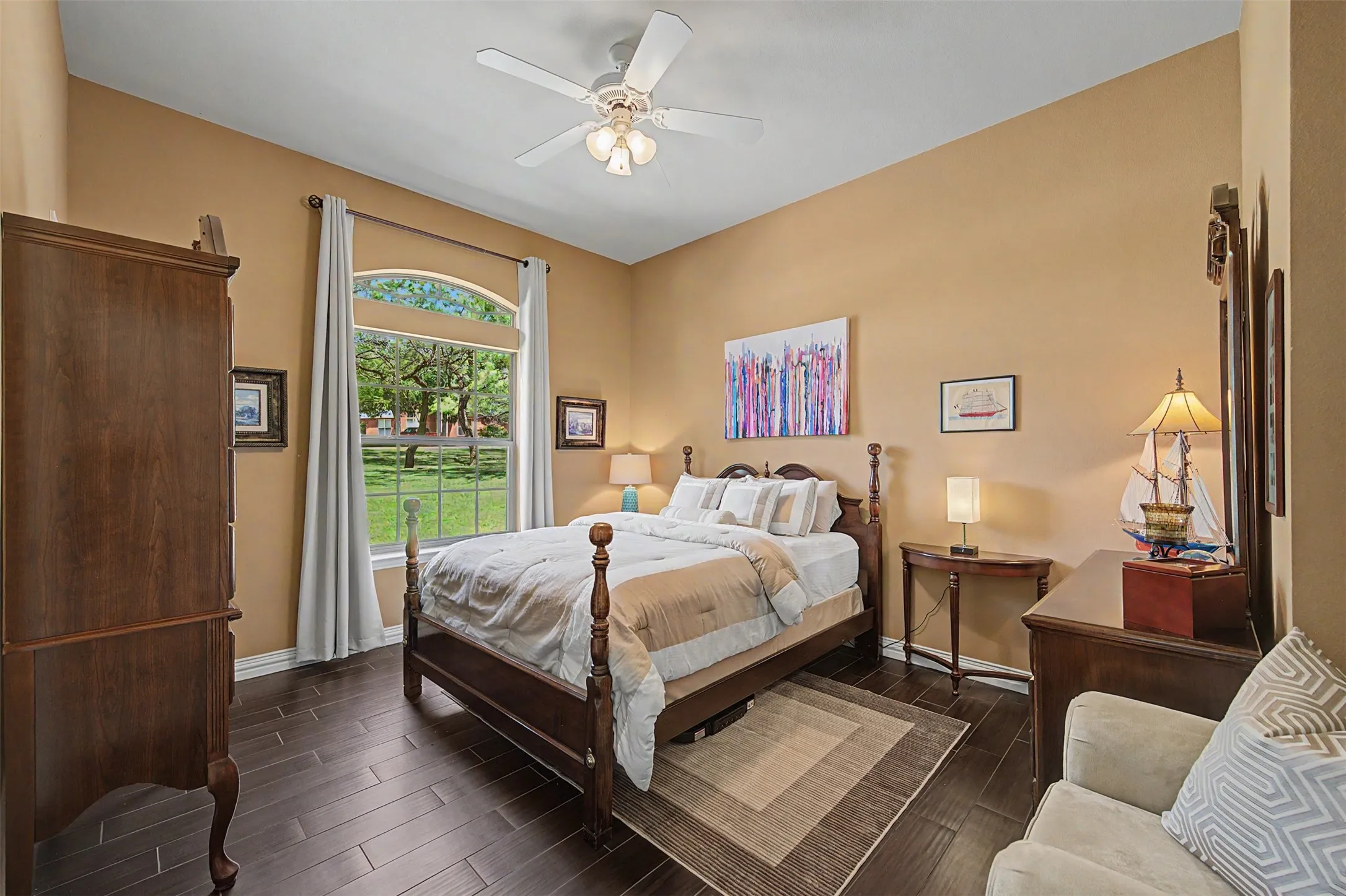 Single Family Residence For Sale in Dallas County , 1529 Cypress Bend Drive, Cedar Hill, Texas 75104, 3 Bedroom, 3 Bathroom, 3 Garage spaces, 2,736 Sqft, built in 2002, mls#21317554, Real Estate Agent in Cedar Hill, Homes For Sale in Dallas county, Homes For Sale in Cedar Hill, Realtor in Cedar Hill Texas, Real Estate Brokerage Independent Realty Texas, Luminita Cordes Realtor