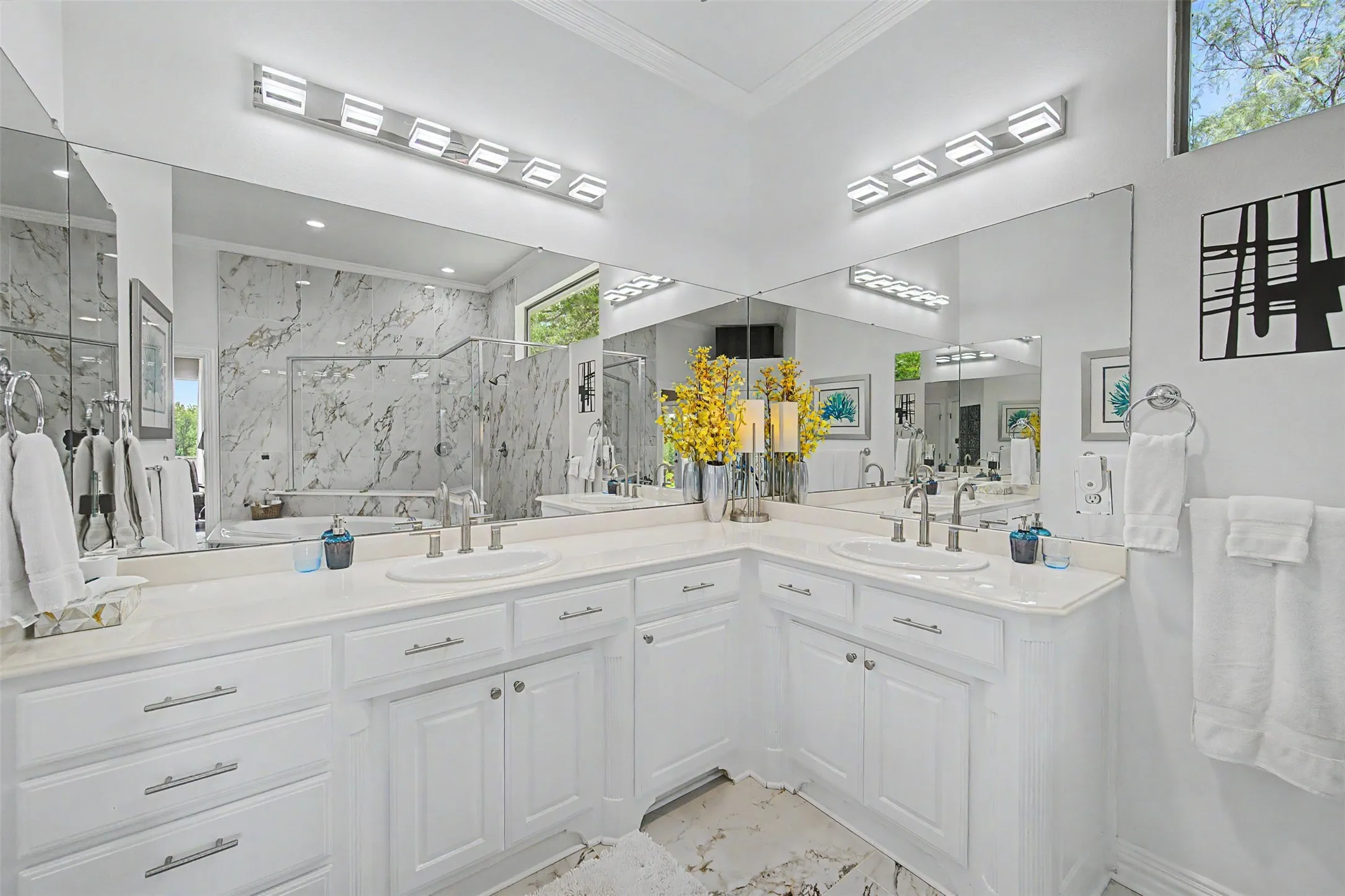 Single Family Residence For Sale in Dallas County , 1529 Cypress Bend Drive, Cedar Hill, Texas 75104, 3 Bedroom, 3 Bathroom, 3 Garage spaces, 2,736 Sqft, built in 2002, mls#21317554, Real Estate Agent in Cedar Hill, Homes For Sale in Dallas county, Homes For Sale in Cedar Hill, Realtor in Cedar Hill Texas, Real Estate Brokerage Independent Realty Texas, Luminita Cordes Realtor