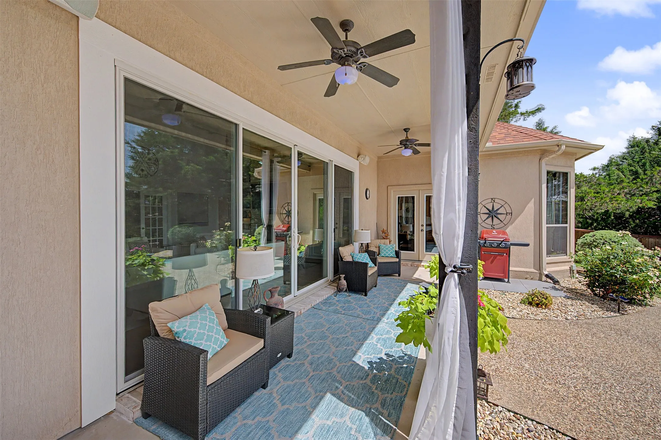 Single Family Residence For Sale in Dallas County , 1529 Cypress Bend Drive, Cedar Hill, Texas 75104, 3 Bedroom, 3 Bathroom, 3 Garage spaces, 2,736 Sqft, built in 2002, mls#21317554, Real Estate Agent in Cedar Hill, Homes For Sale in Dallas county, Homes For Sale in Cedar Hill, Realtor in Cedar Hill Texas, Real Estate Brokerage Independent Realty Texas, Luminita Cordes Realtor