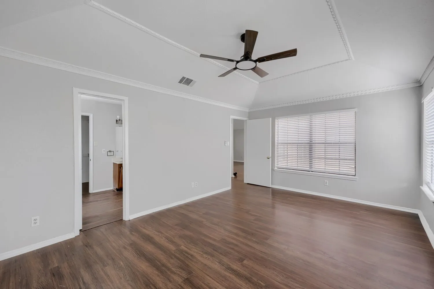 Single Family Residence For Rent in Dallas County , 1005 Whitewater Trail, De Soto, Texas 75115, 3 Bedroom, 2 Bathroom, 2 Garage spaces, 1,966 Sqft, built in 1984, mls#21320720, Real Estate Agent in De Soto, Homes For Rent in Dallas county, Homes For Rent in De Soto, Realtor in De Soto Texas, Real Estate Brokerage Independent Realty Texas, Luminita Cordes Realtor
