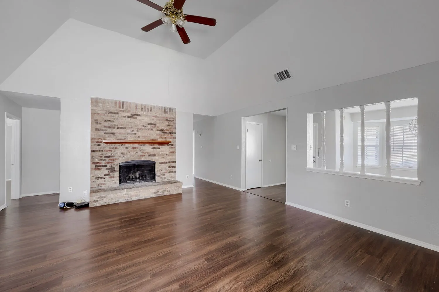 Single Family Residence For Rent in Dallas County , 1005 Whitewater Trail, De Soto, Texas 75115, 3 Bedroom, 2 Bathroom, 2 Garage spaces, 1,966 Sqft, built in 1984, mls#21320720, Real Estate Agent in De Soto, Homes For Rent in Dallas county, Homes For Rent in De Soto, Realtor in De Soto Texas, Real Estate Brokerage Independent Realty Texas, Luminita Cordes Realtor