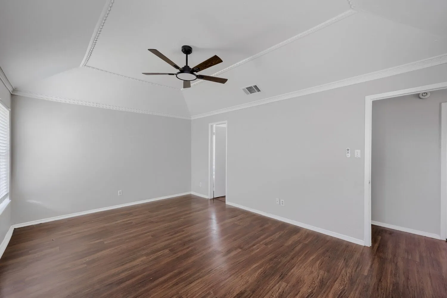 Single Family Residence For Rent in Dallas County , 1005 Whitewater Trail, De Soto, Texas 75115, 3 Bedroom, 2 Bathroom, 2 Garage spaces, 1,966 Sqft, built in 1984, mls#21320720, Real Estate Agent in De Soto, Homes For Rent in Dallas county, Homes For Rent in De Soto, Realtor in De Soto Texas, Real Estate Brokerage Independent Realty Texas, Luminita Cordes Realtor