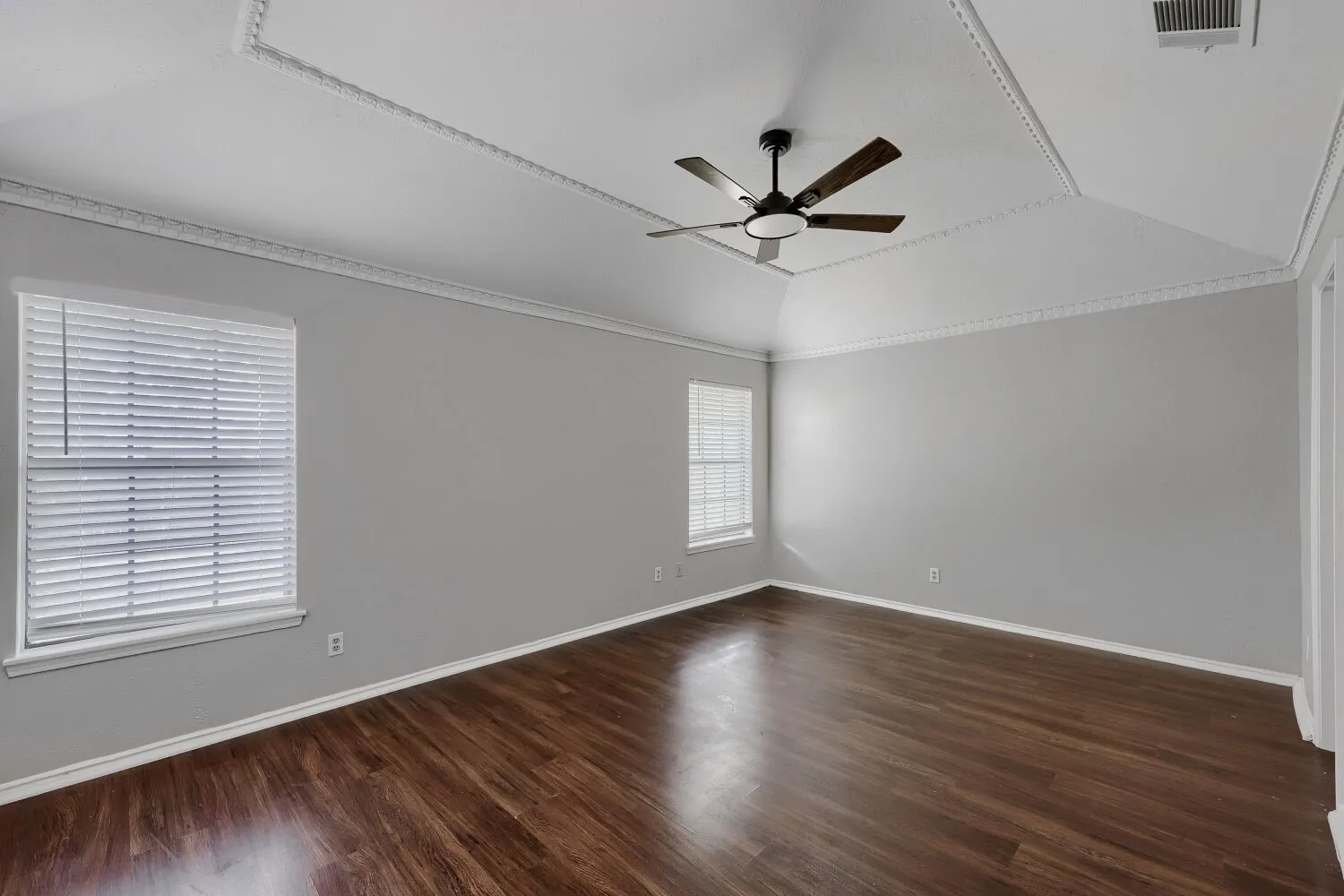 Single Family Residence For Rent in Dallas County , 1005 Whitewater Trail, De Soto, Texas 75115, 3 Bedroom, 2 Bathroom, 2 Garage spaces, 1,966 Sqft, built in 1984, mls#21320720, Real Estate Agent in De Soto, Homes For Rent in Dallas county, Homes For Rent in De Soto, Realtor in De Soto Texas, Real Estate Brokerage Independent Realty Texas, Luminita Cordes Realtor