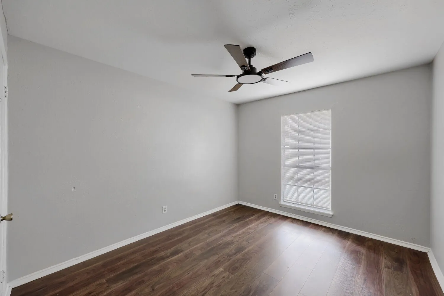 Single Family Residence For Rent in Dallas County , 1005 Whitewater Trail, De Soto, Texas 75115, 3 Bedroom, 2 Bathroom, 2 Garage spaces, 1,966 Sqft, built in 1984, mls#21320720, Real Estate Agent in De Soto, Homes For Rent in Dallas county, Homes For Rent in De Soto, Realtor in De Soto Texas, Real Estate Brokerage Independent Realty Texas, Luminita Cordes Realtor