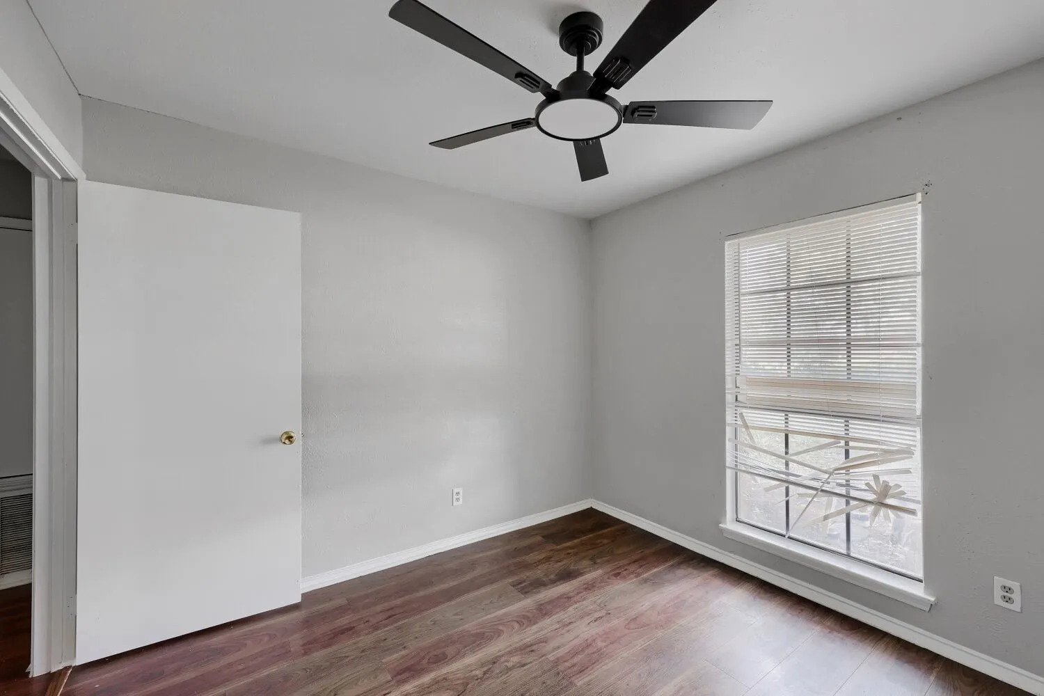 Single Family Residence For Rent in Dallas County , 1005 Whitewater Trail, De Soto, Texas 75115, 3 Bedroom, 2 Bathroom, 2 Garage spaces, 1,966 Sqft, built in 1984, mls#21320720, Real Estate Agent in De Soto, Homes For Rent in Dallas county, Homes For Rent in De Soto, Realtor in De Soto Texas, Real Estate Brokerage Independent Realty Texas, Luminita Cordes Realtor