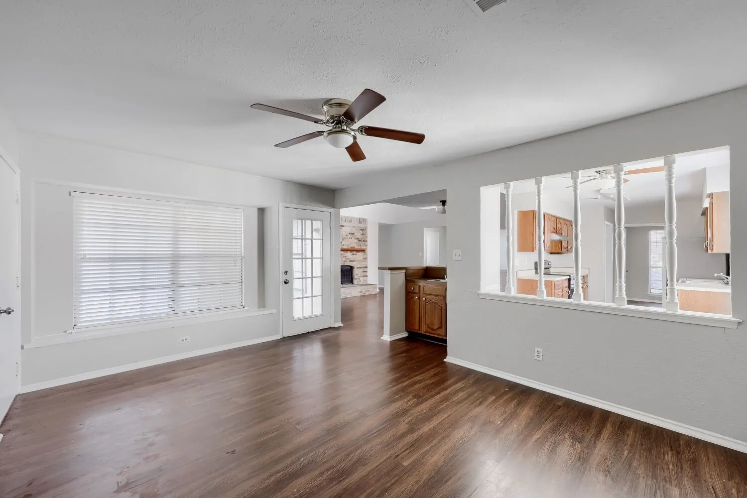 Single Family Residence For Rent in Dallas County , 1005 Whitewater Trail, De Soto, Texas 75115, 3 Bedroom, 2 Bathroom, 2 Garage spaces, 1,966 Sqft, built in 1984, mls#21320720, Real Estate Agent in De Soto, Homes For Rent in Dallas county, Homes For Rent in De Soto, Realtor in De Soto Texas, Real Estate Brokerage Independent Realty Texas, Luminita Cordes Realtor