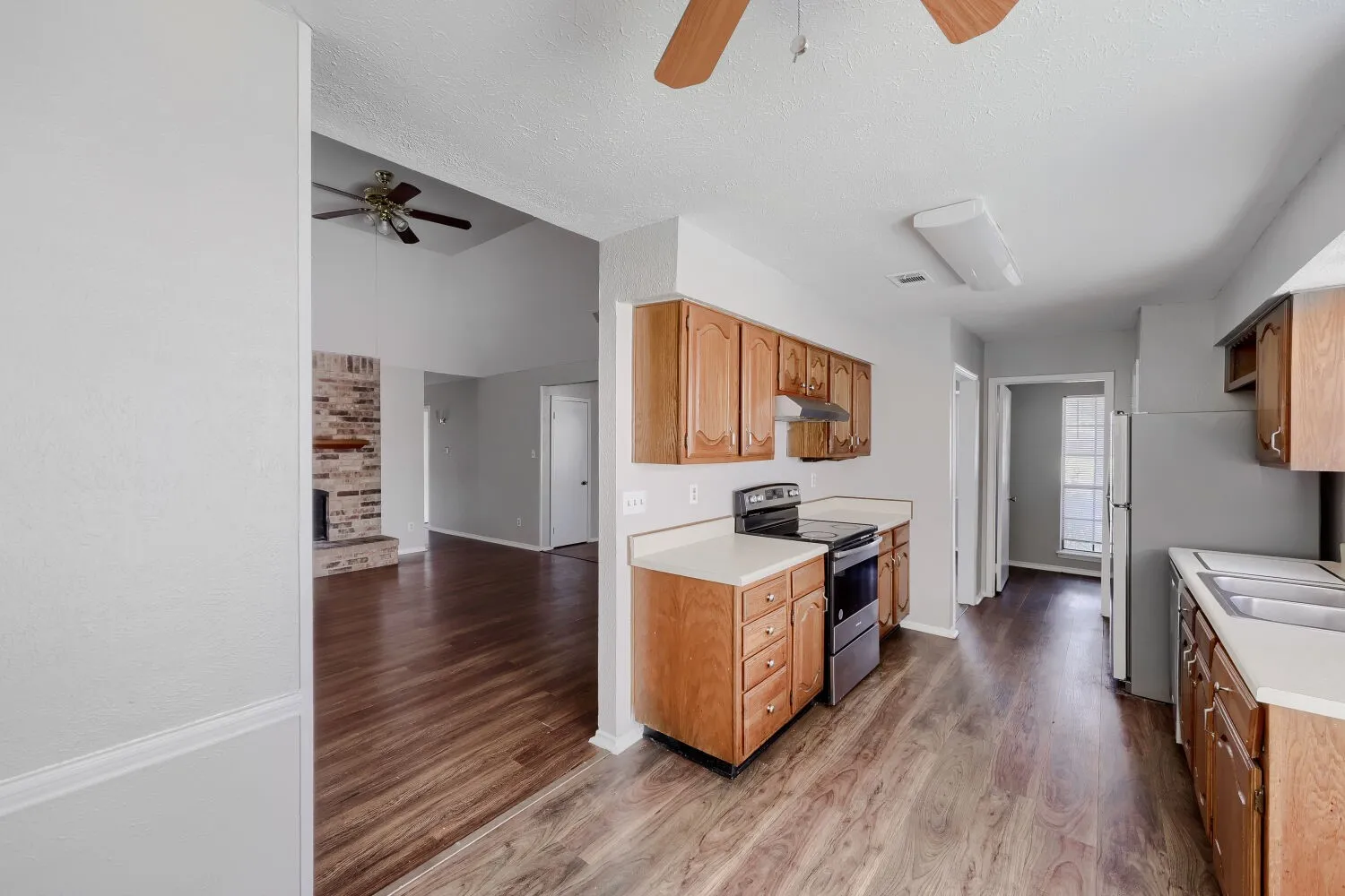Single Family Residence For Rent in Dallas County , 1005 Whitewater Trail, De Soto, Texas 75115, 3 Bedroom, 2 Bathroom, 2 Garage spaces, 1,966 Sqft, built in 1984, mls#21320720, Real Estate Agent in De Soto, Homes For Rent in Dallas county, Homes For Rent in De Soto, Realtor in De Soto Texas, Real Estate Brokerage Independent Realty Texas, Luminita Cordes Realtor