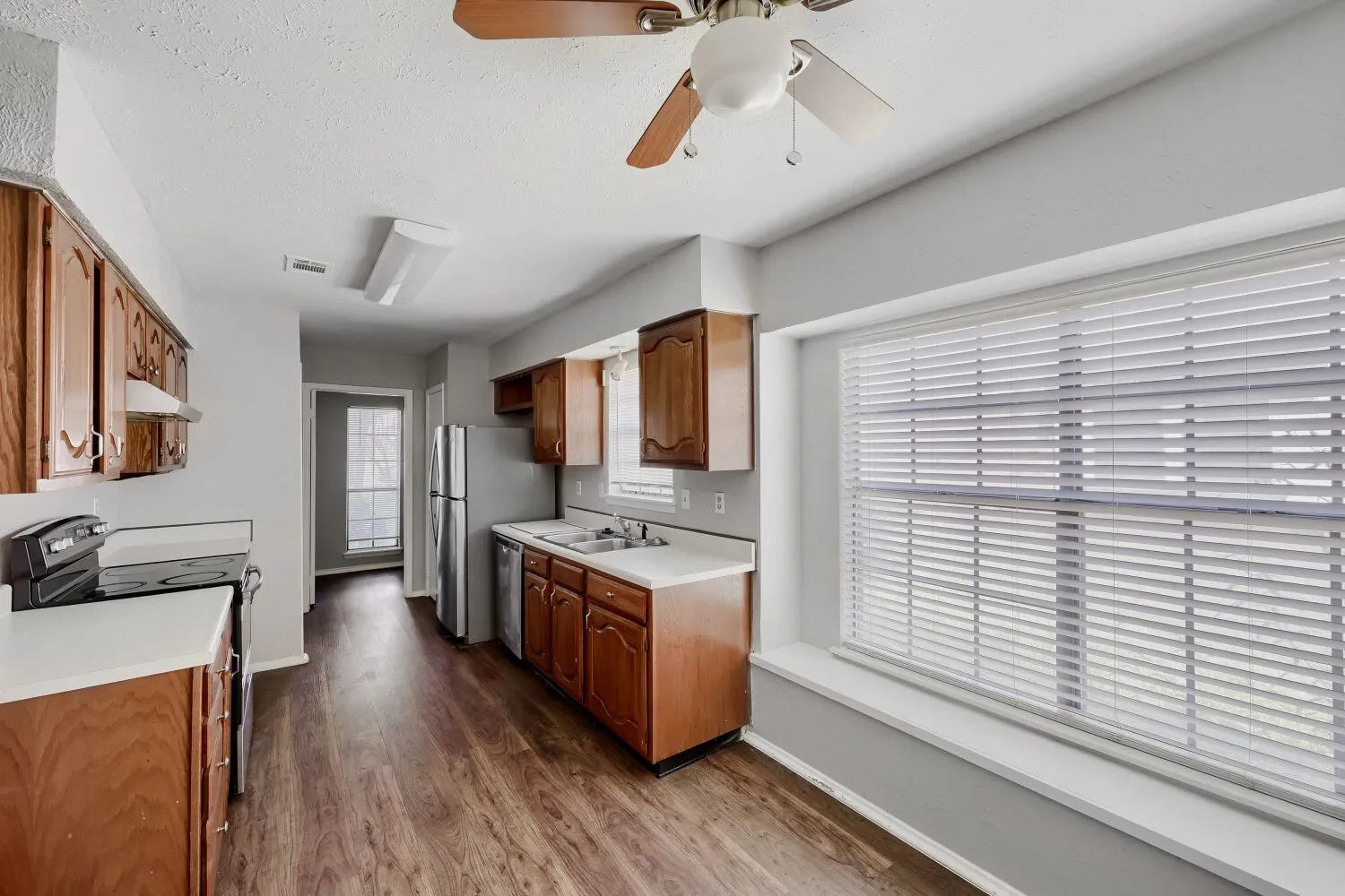 Single Family Residence For Rent in Dallas County , 1005 Whitewater Trail, De Soto, Texas 75115, 3 Bedroom, 2 Bathroom, 2 Garage spaces, 1,966 Sqft, built in 1984, mls#21320720, Real Estate Agent in De Soto, Homes For Rent in Dallas county, Homes For Rent in De Soto, Realtor in De Soto Texas, Real Estate Brokerage Independent Realty Texas, Luminita Cordes Realtor