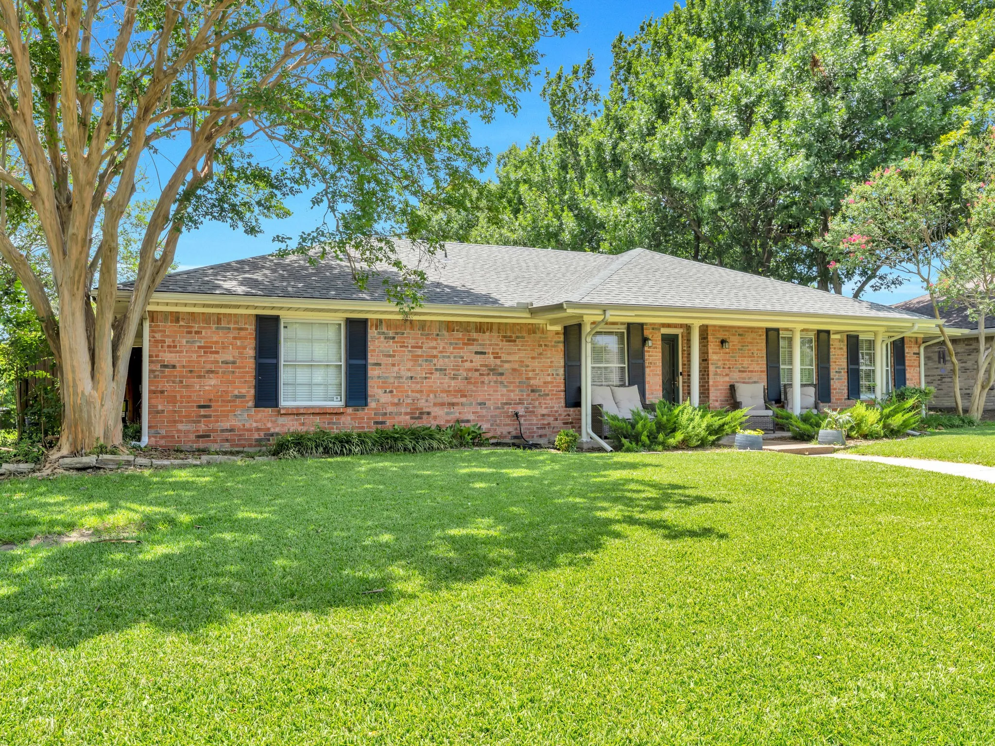 Single Family Residence For Sale in Collin County , 2500 Stonemoss Drive, Plano, Texas 75075, 4 Bedroom, 2 Bathroom, 2 Garage spaces, 2,309 Sqft, built in 1973, mls#21316315, Real Estate Agent in Plano, Homes For Sale in Collin county, Homes For Sale in Plano, Realtor in Plano Texas, Real Estate Brokerage Independent Realty Texas, Luminita Cordes Realtor