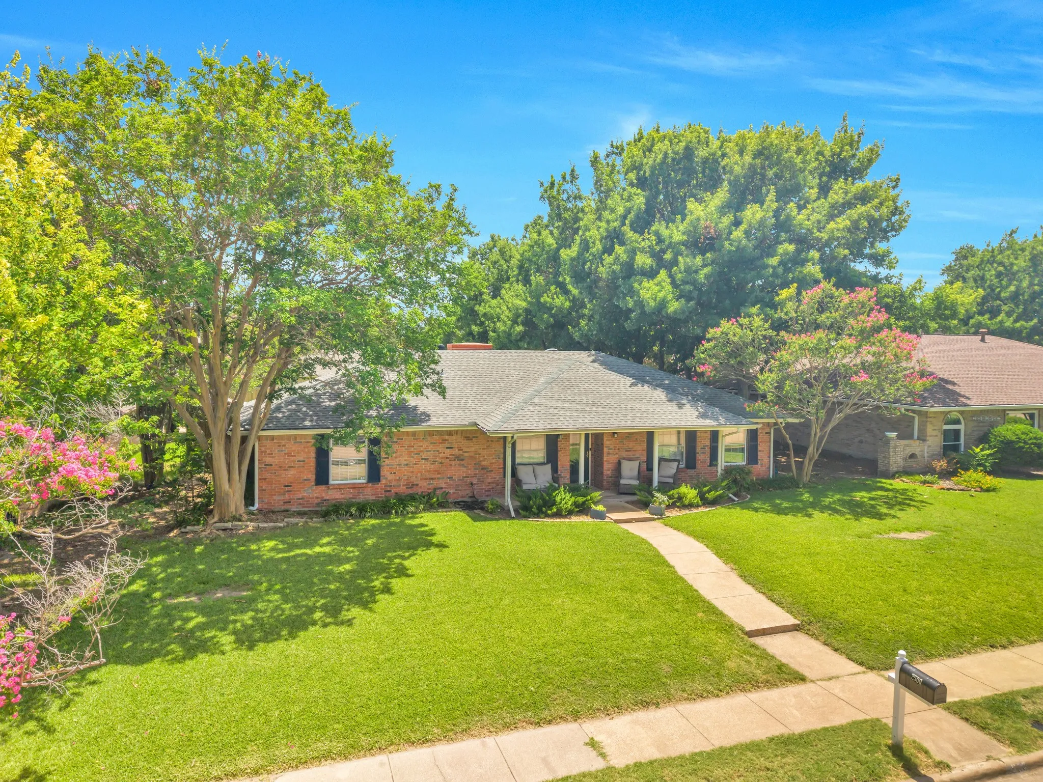 Single Family Residence For Sale in Collin County , 2500 Stonemoss Drive, Plano, Texas 75075, 4 Bedroom, 2 Bathroom, 2 Garage spaces, 2,309 Sqft, built in 1973, mls#21316315, Real Estate Agent in Plano, Homes For Sale in Collin county, Homes For Sale in Plano, Realtor in Plano Texas, Real Estate Brokerage Independent Realty Texas, Luminita Cordes Realtor