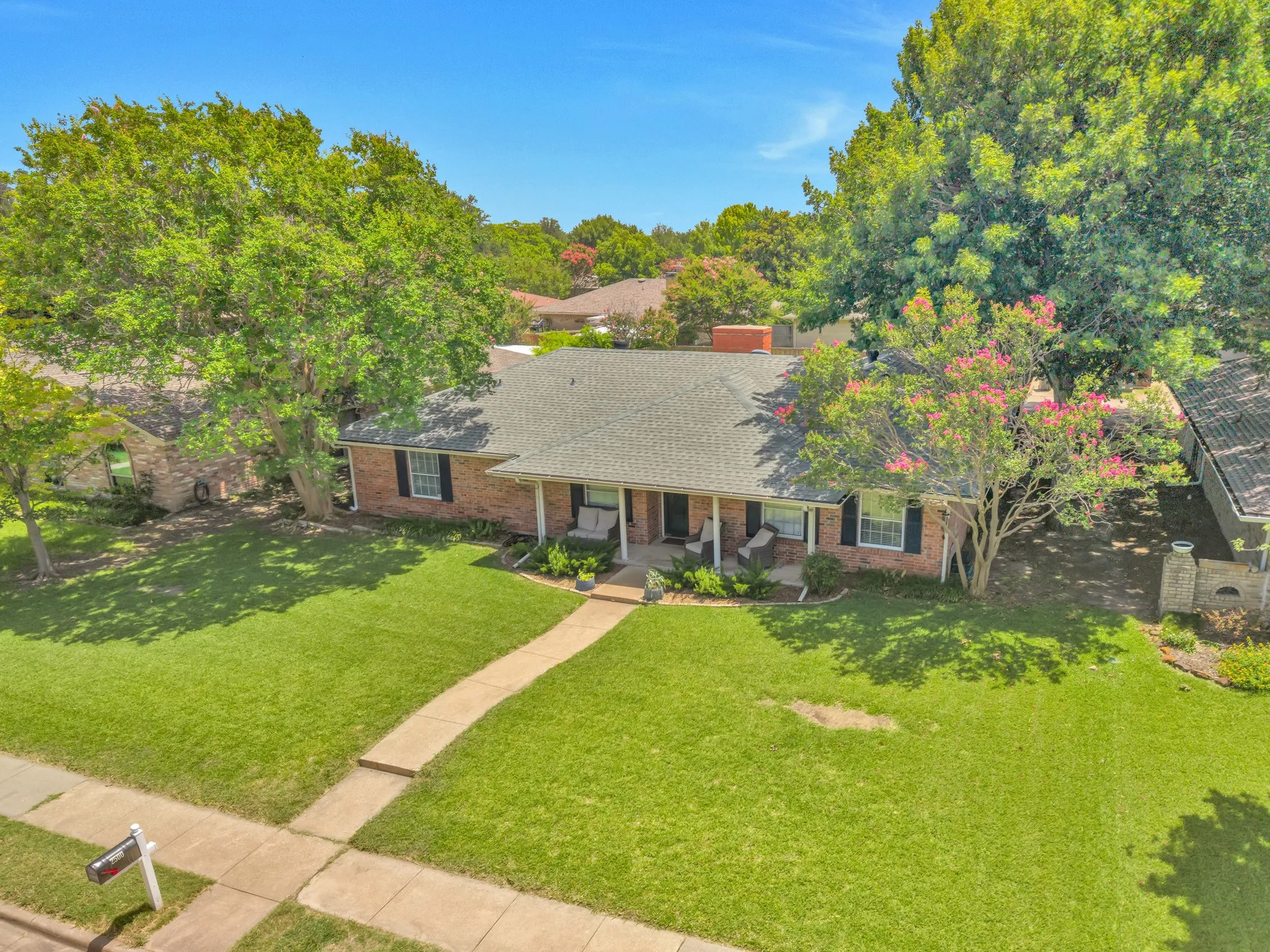 Single Family Residence For Sale in Collin County , 2500 Stonemoss Drive, Plano, Texas 75075, 4 Bedroom, 2 Bathroom, 2 Garage spaces, 2,309 Sqft, built in 1973, mls#21316315, Real Estate Agent in Plano, Homes For Sale in Collin county, Homes For Sale in Plano, Realtor in Plano Texas, Real Estate Brokerage Independent Realty Texas, Luminita Cordes Realtor