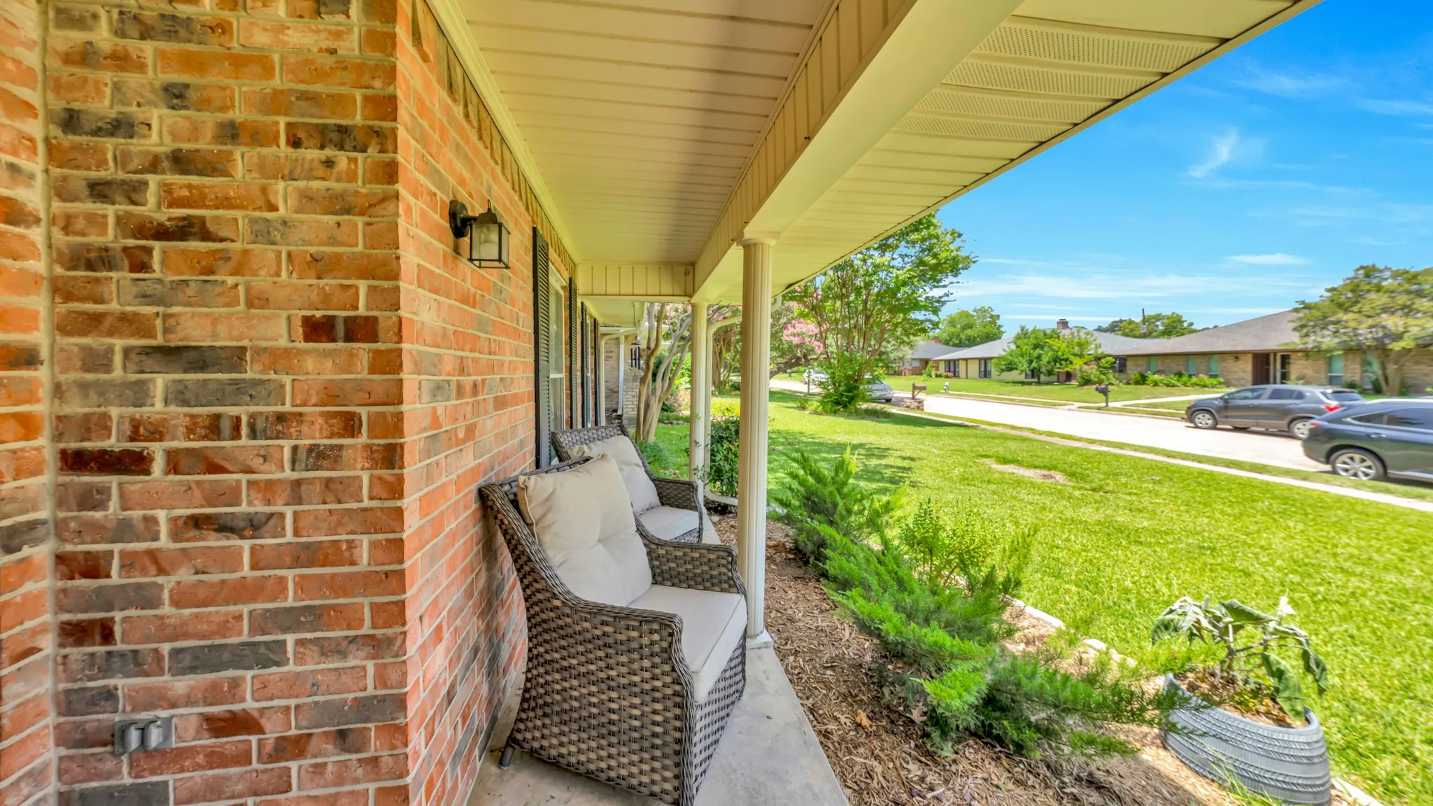 Single Family Residence For Sale in Collin County , 2500 Stonemoss Drive, Plano, Texas 75075, 4 Bedroom, 2 Bathroom, 2 Garage spaces, 2,309 Sqft, built in 1973, mls#21316315, Real Estate Agent in Plano, Homes For Sale in Collin county, Homes For Sale in Plano, Realtor in Plano Texas, Real Estate Brokerage Independent Realty Texas, Luminita Cordes Realtor