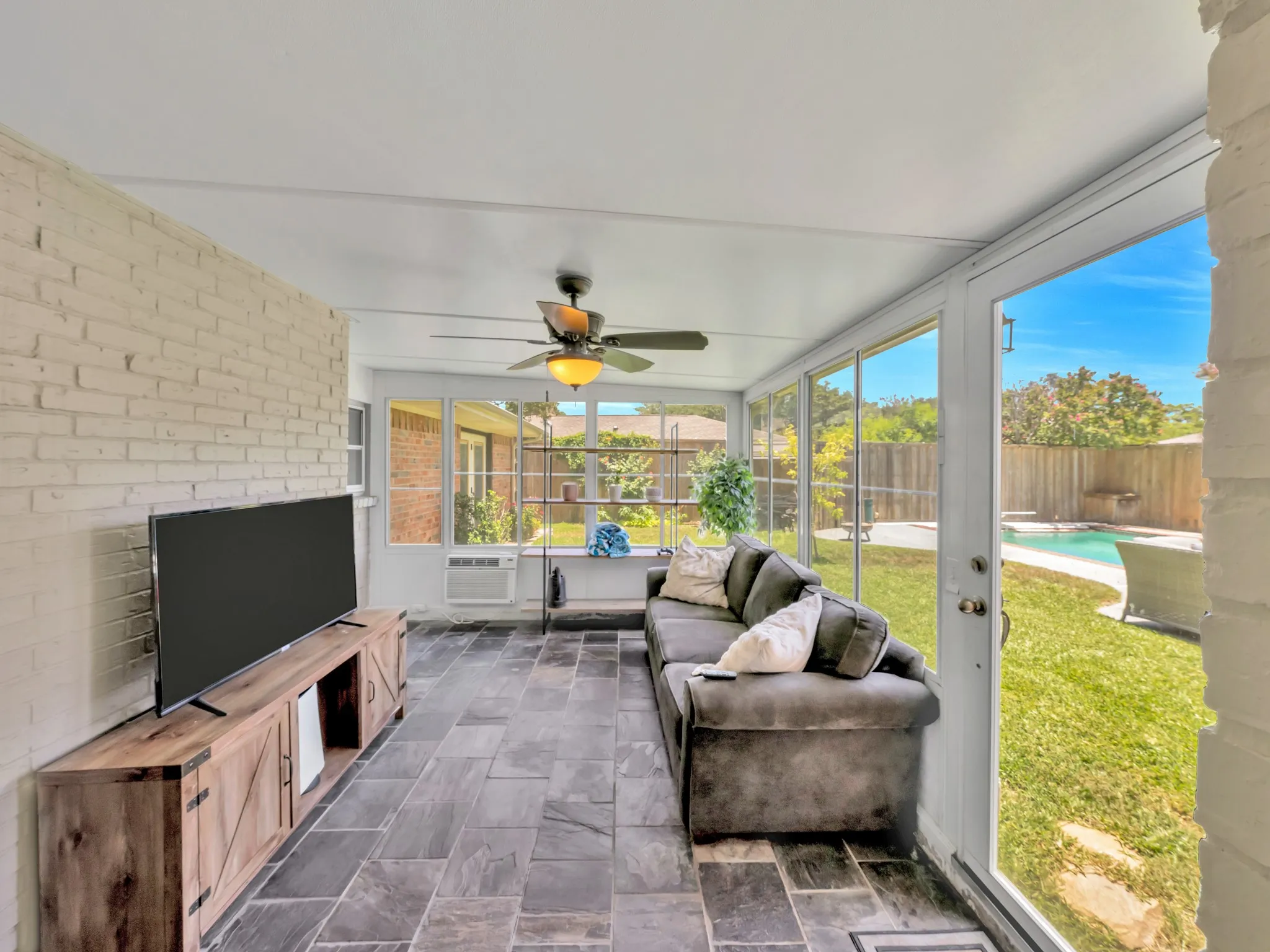 Single Family Residence For Sale in Collin County , 2500 Stonemoss Drive, Plano, Texas 75075, 4 Bedroom, 2 Bathroom, 2 Garage spaces, 2,309 Sqft, built in 1973, mls#21316315, Real Estate Agent in Plano, Homes For Sale in Collin county, Homes For Sale in Plano, Realtor in Plano Texas, Real Estate Brokerage Independent Realty Texas, Luminita Cordes Realtor