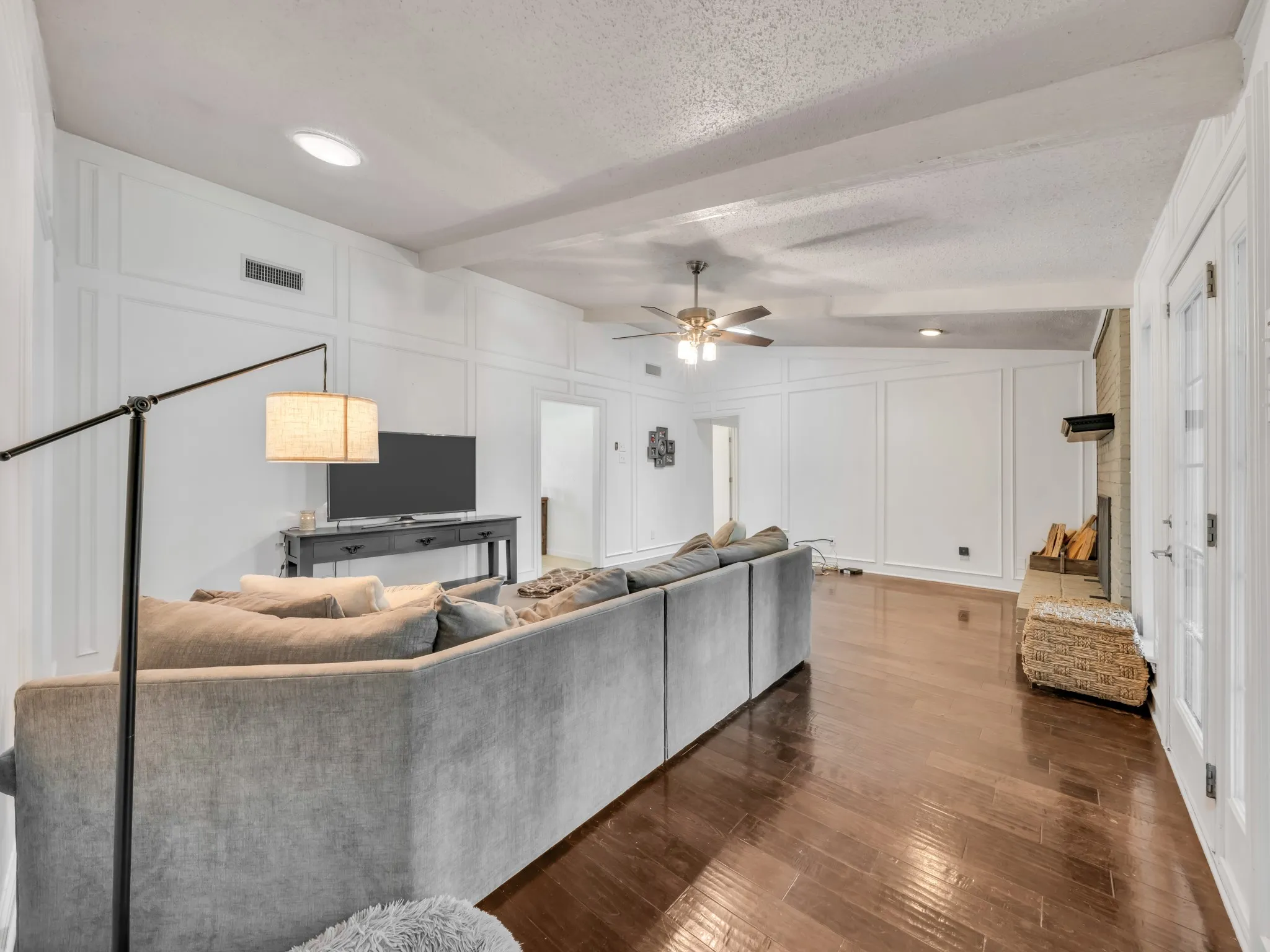 Single Family Residence For Sale in Collin County , 2500 Stonemoss Drive, Plano, Texas 75075, 4 Bedroom, 2 Bathroom, 2 Garage spaces, 2,309 Sqft, built in 1973, mls#21316315, Real Estate Agent in Plano, Homes For Sale in Collin county, Homes For Sale in Plano, Realtor in Plano Texas, Real Estate Brokerage Independent Realty Texas, Luminita Cordes Realtor