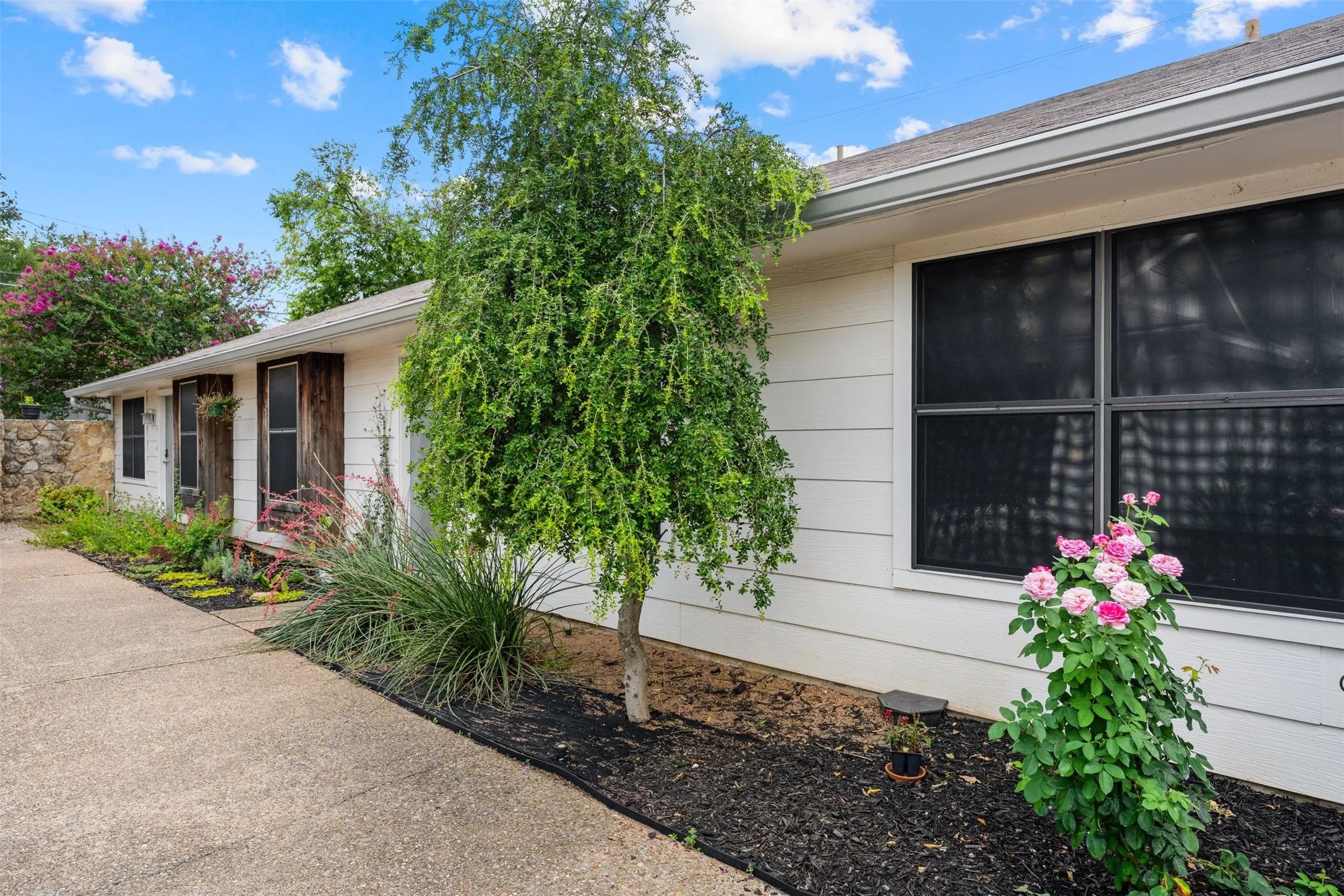Condominium For Sale in Mc Lennan County , 1405 Speight Avenue 1, Waco, Texas 76706, 2 Bedroom, 2 Bathroom, Garage spaces, 929 Sqft, built in 1984, mls#21320176, Real Estate Agent in Waco, Homes For Sale in Mc Lennan county, Homes For Sale in Waco, Realtor in Waco Texas, Real Estate Brokerage Independent Realty Texas, Luminita Cordes Realtor