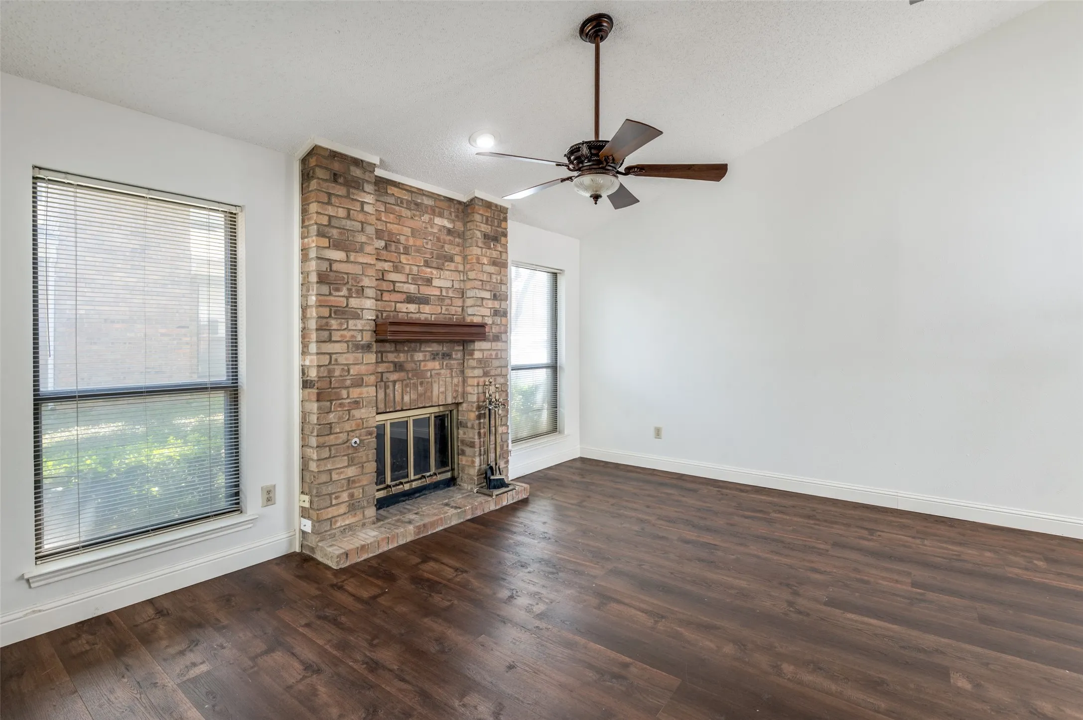 Condominium For Sale in Collin County , 17490 Meandering Way 2203, Dallas, Texas 75252, 3 Bedrooms, 3 Bathrooms, 2 Garage spaces, 1,178 Sqft, built in 1983, Price $249,000, mls#21318696, Real Estate Agent in Dallas, Homes For Sale in Collin county, Homes For Sale in Dallas, Realtor in Dallas Texas, Real Estate Brokerage Independent Realty Texas, Luminita Cordes Realtor