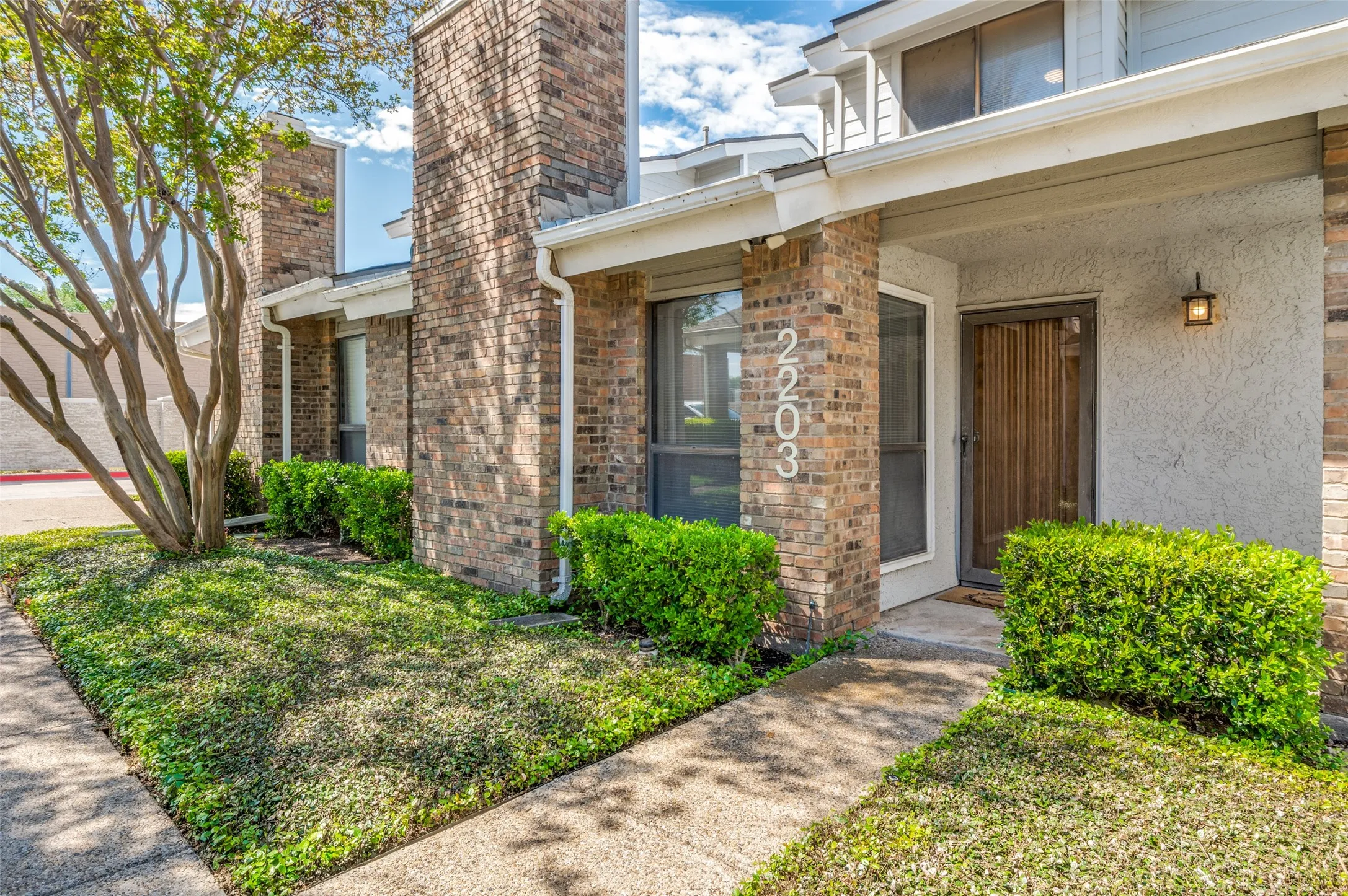 Condominium For Sale in Collin County , 17490 Meandering Way 2203, Dallas, Texas 75252, 3 Bedrooms, 3 Bathrooms, 2 Garage spaces, 1,178 Sqft, built in 1983, Price $249,000, mls#21318696, Real Estate Agent in Dallas, Homes For Sale in Collin county, Homes For Sale in Dallas, Realtor in Dallas Texas, Real Estate Brokerage Independent Realty Texas, Luminita Cordes Realtor