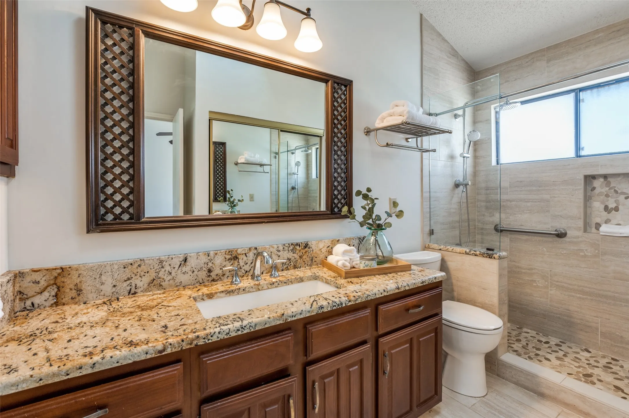 Condominium For Sale in Collin County , 17490 Meandering Way 2203, Dallas, Texas 75252, 3 Bedrooms, 3 Bathrooms, 2 Garage spaces, 1,178 Sqft, built in 1983, Price $249,000, mls#21318696, Real Estate Agent in Dallas, Homes For Sale in Collin county, Homes For Sale in Dallas, Realtor in Dallas Texas, Real Estate Brokerage Independent Realty Texas, Luminita Cordes Realtor