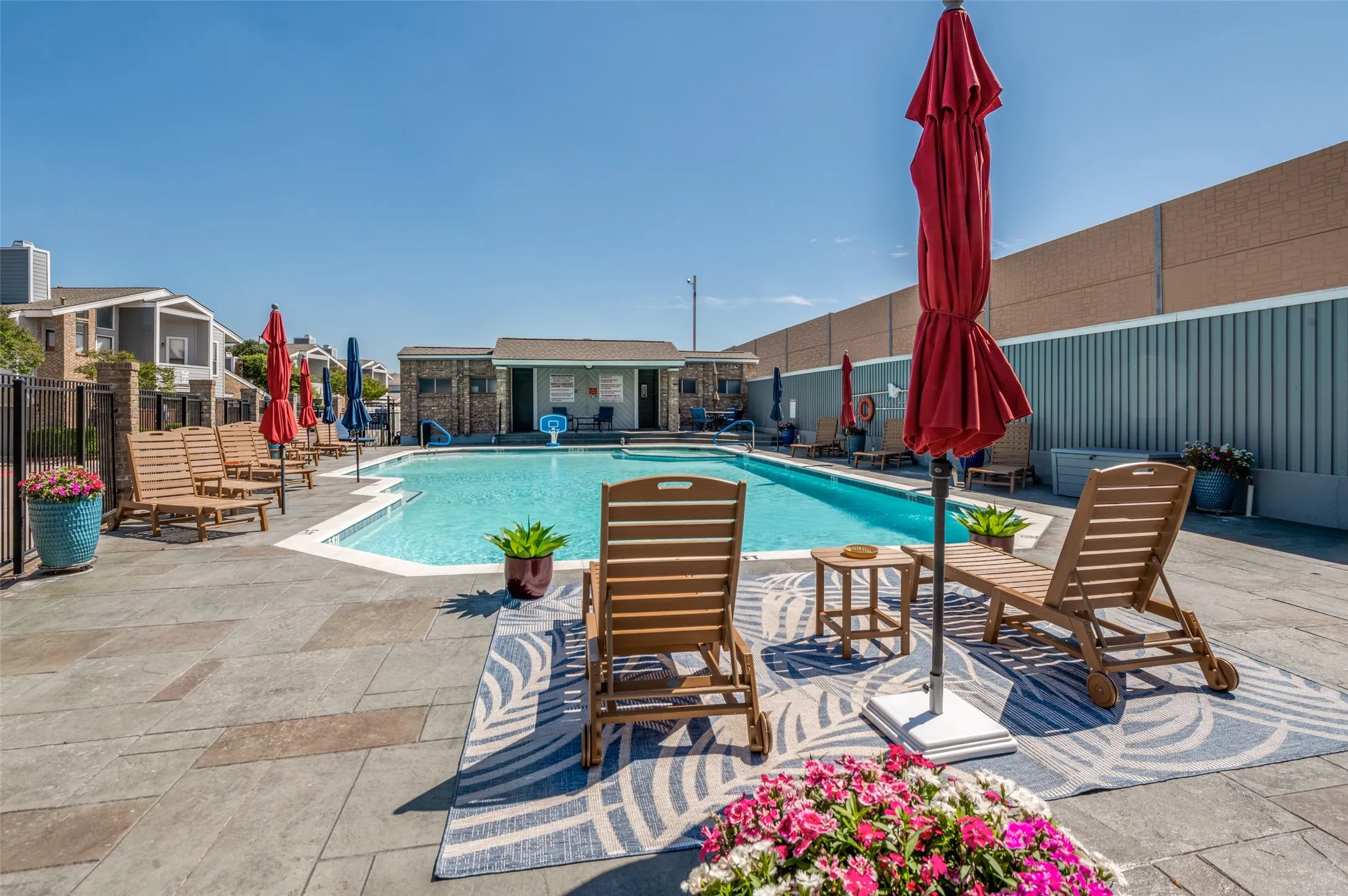 Condominium For Sale in Collin County , 17490 Meandering Way 2203, Dallas, Texas 75252, 3 Bedrooms, 3 Bathrooms, 2 Garage spaces, 1,178 Sqft, built in 1983, Price $249,000, mls#21318696, Real Estate Agent in Dallas, Homes For Sale in Collin county, Homes For Sale in Dallas, Realtor in Dallas Texas, Real Estate Brokerage Independent Realty Texas, Luminita Cordes Realtor