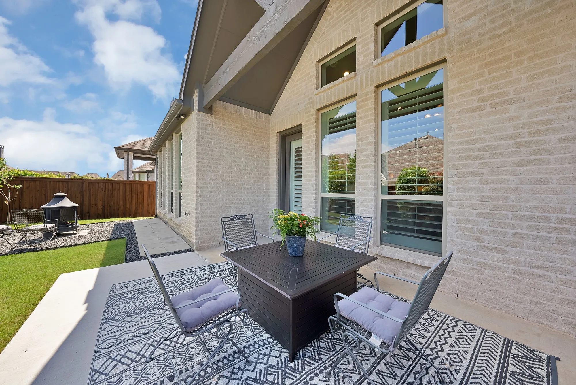 Single Family Residence For Sale in Denton County , 8260 Halifax, The Colony, Texas 75056, 3 Bedroom, 4 Bathroom, 2 Garage spaces, 2,540 Sqft, built in 2020, mls#21320689, Real Estate Agent in The Colony, Homes For Sale in Denton county, Homes For Sale in The Colony, Realtor in The Colony Texas, Real Estate Brokerage Independent Realty Texas, Luminita Cordes Realtor