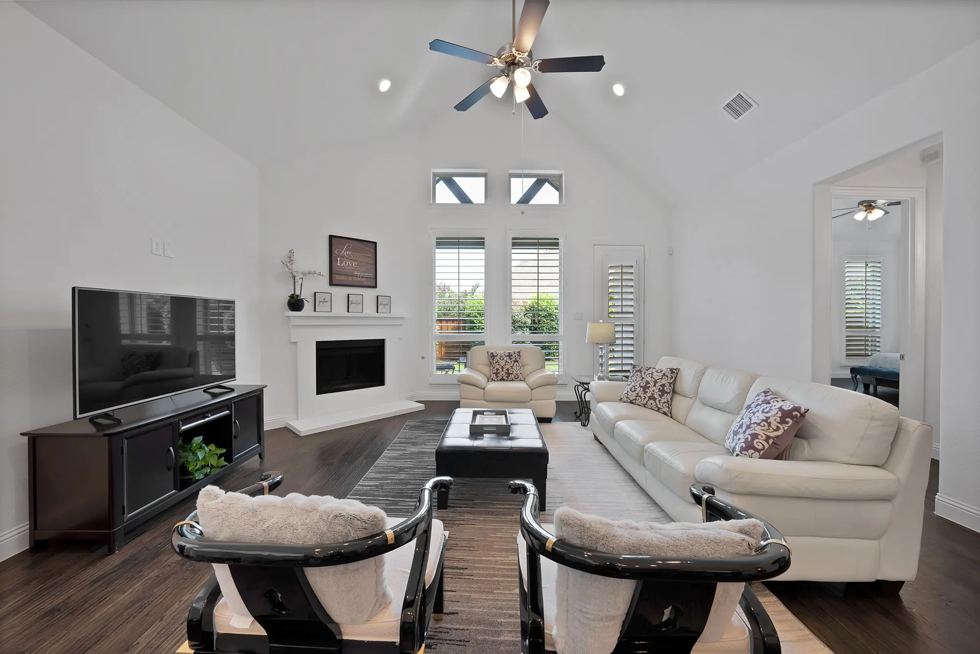 Single Family Residence For Sale in Denton County , 8260 Halifax, The Colony, Texas 75056, 3 Bedroom, 4 Bathroom, 2 Garage spaces, 2,540 Sqft, built in 2020, mls#21320689, Real Estate Agent in The Colony, Homes For Sale in Denton county, Homes For Sale in The Colony, Realtor in The Colony Texas, Real Estate Brokerage Independent Realty Texas, Luminita Cordes Realtor