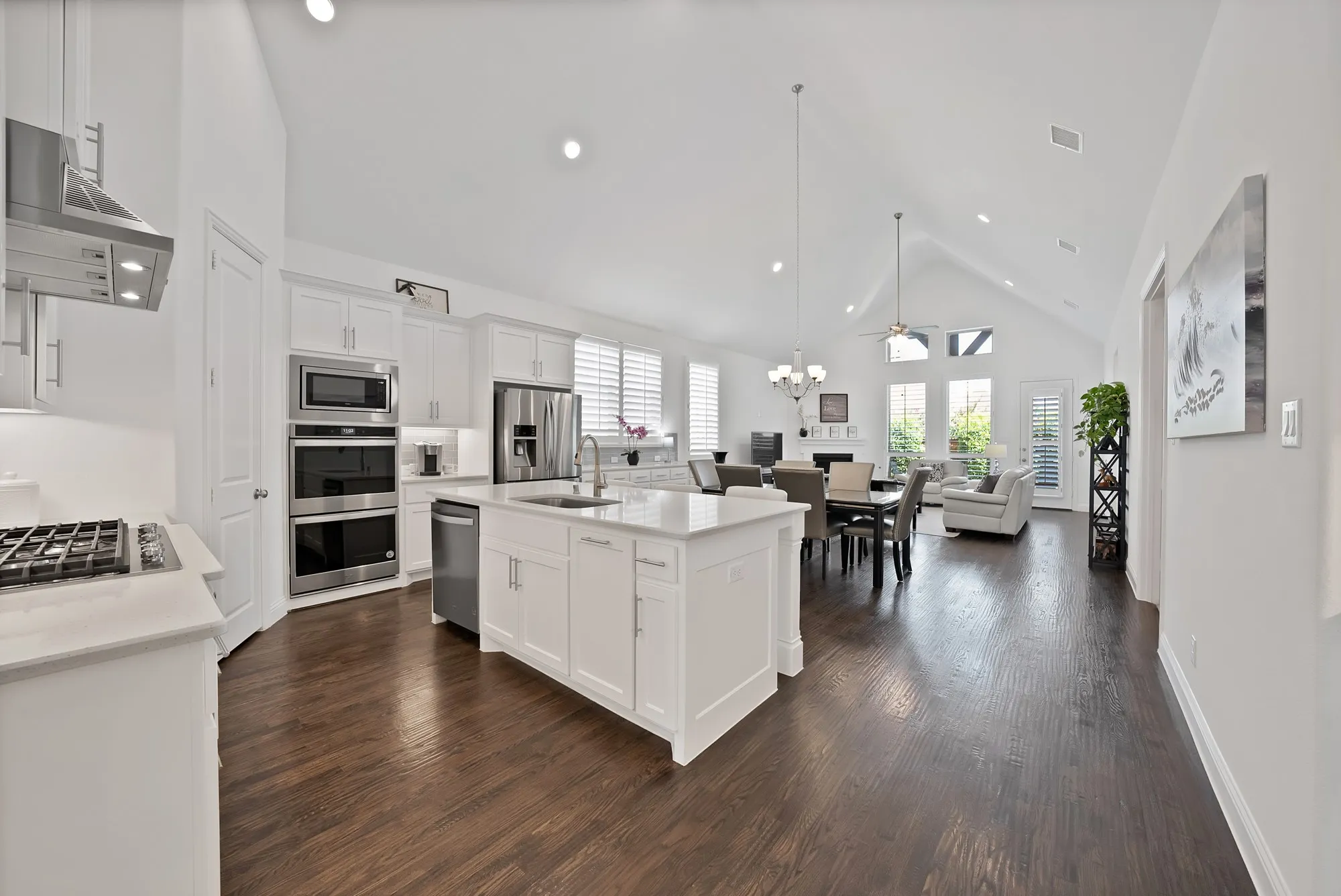 Single Family Residence For Sale in Denton County , 8260 Halifax, The Colony, Texas 75056, 3 Bedroom, 4 Bathroom, 2 Garage spaces, 2,540 Sqft, built in 2020, mls#21320689, Real Estate Agent in The Colony, Homes For Sale in Denton county, Homes For Sale in The Colony, Realtor in The Colony Texas, Real Estate Brokerage Independent Realty Texas, Luminita Cordes Realtor