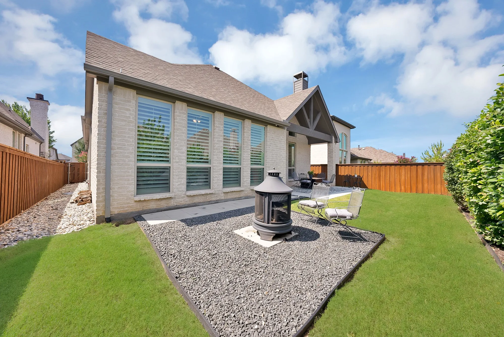 Single Family Residence For Sale in Denton County , 8260 Halifax, The Colony, Texas 75056, 3 Bedroom, 4 Bathroom, 2 Garage spaces, 2,540 Sqft, built in 2020, mls#21320689, Real Estate Agent in The Colony, Homes For Sale in Denton county, Homes For Sale in The Colony, Realtor in The Colony Texas, Real Estate Brokerage Independent Realty Texas, Luminita Cordes Realtor