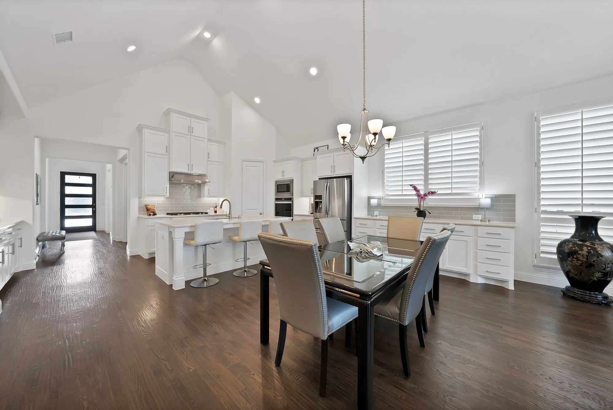 Single Family Residence For Sale in Denton County , 8260 Halifax, The Colony, Texas 75056, 3 Bedroom, 4 Bathroom, 2 Garage spaces, 2,540 Sqft, built in 2020, mls#21320689, Real Estate Agent in The Colony, Homes For Sale in Denton county, Homes For Sale in The Colony, Realtor in The Colony Texas, Real Estate Brokerage Independent Realty Texas, Luminita Cordes Realtor