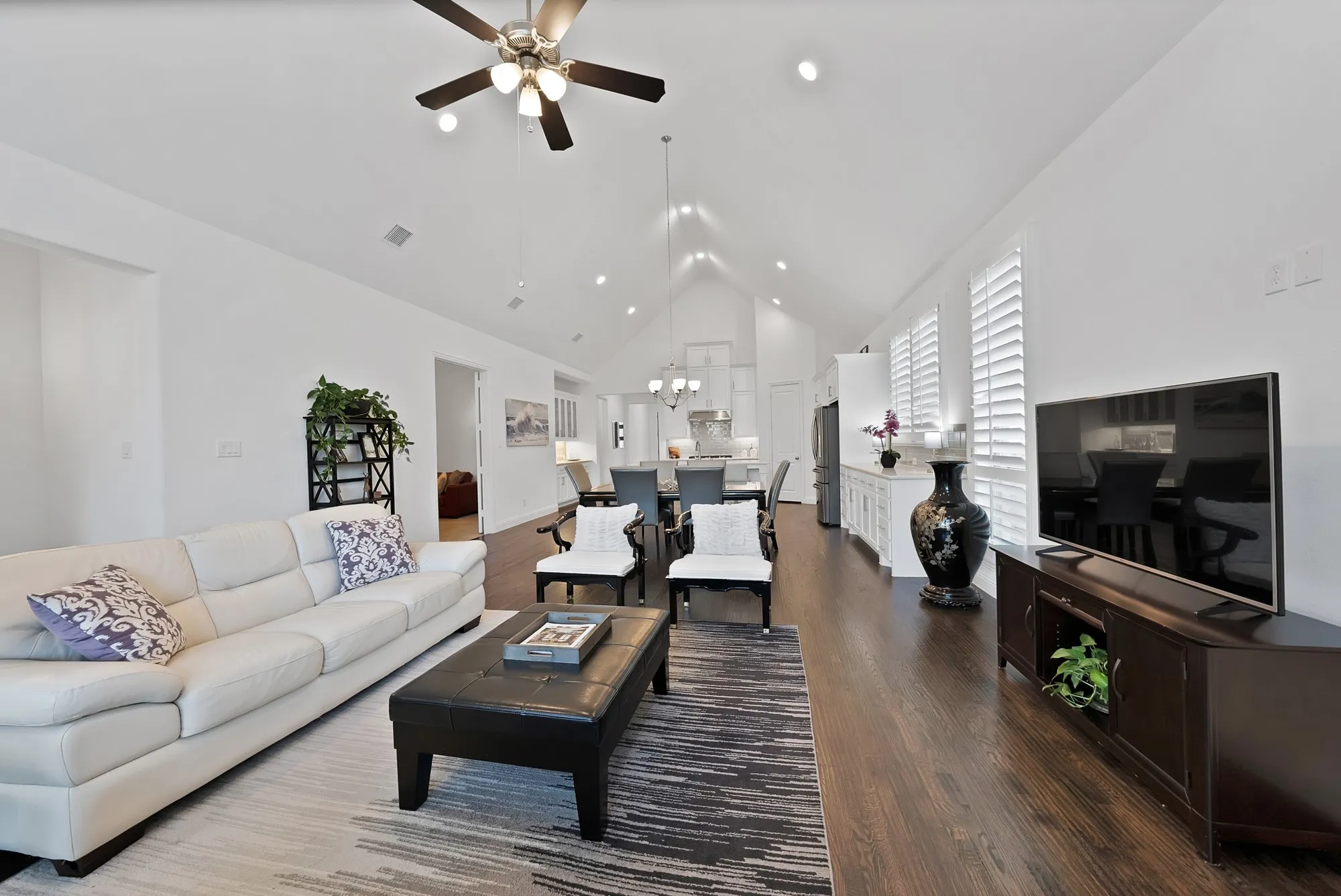Single Family Residence For Sale in Denton County , 8260 Halifax, The Colony, Texas 75056, 3 Bedroom, 4 Bathroom, 2 Garage spaces, 2,540 Sqft, built in 2020, mls#21320689, Real Estate Agent in The Colony, Homes For Sale in Denton county, Homes For Sale in The Colony, Realtor in The Colony Texas, Real Estate Brokerage Independent Realty Texas, Luminita Cordes Realtor