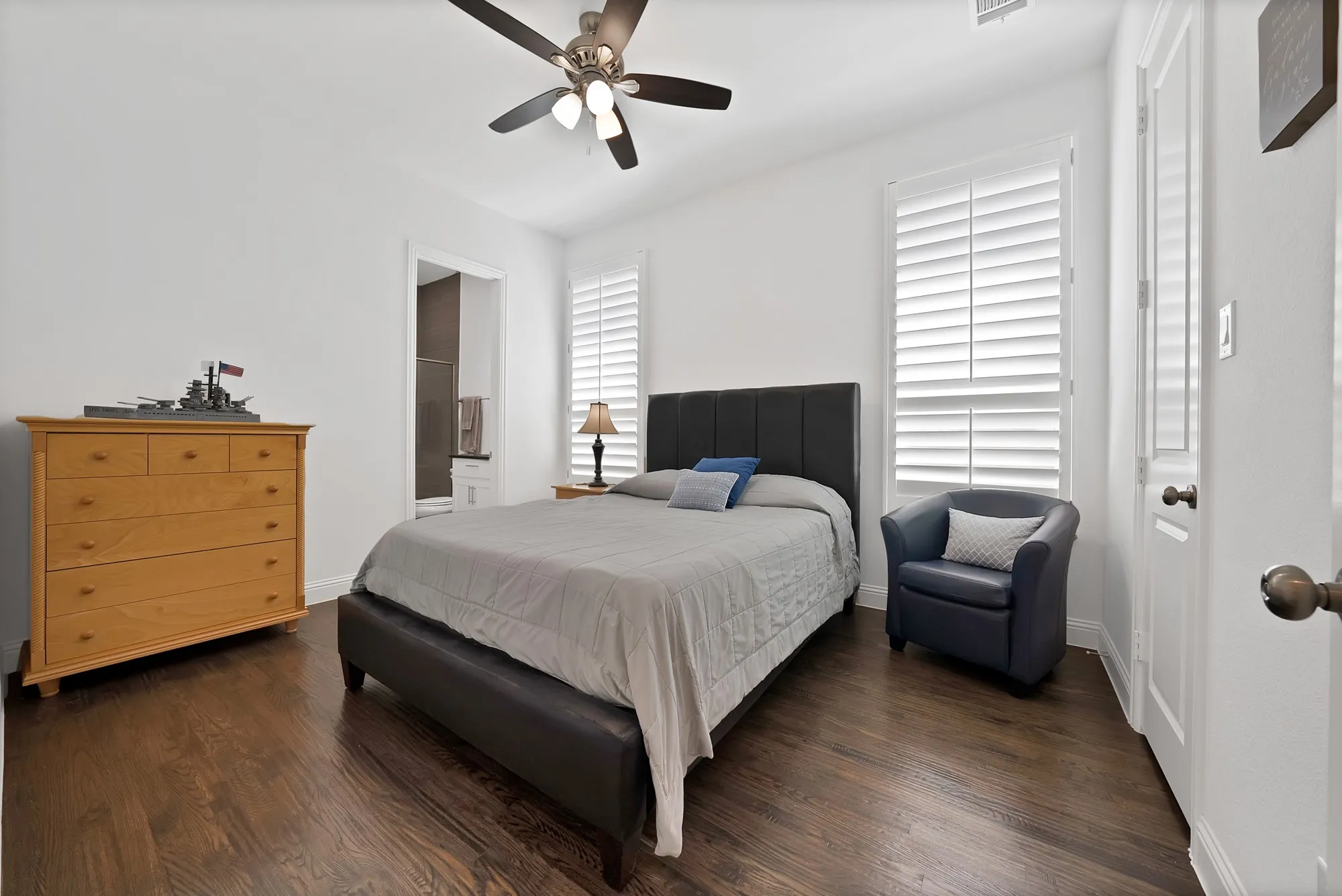Single Family Residence For Sale in Denton County , 8260 Halifax, The Colony, Texas 75056, 3 Bedroom, 4 Bathroom, 2 Garage spaces, 2,540 Sqft, built in 2020, mls#21320689, Real Estate Agent in The Colony, Homes For Sale in Denton county, Homes For Sale in The Colony, Realtor in The Colony Texas, Real Estate Brokerage Independent Realty Texas, Luminita Cordes Realtor