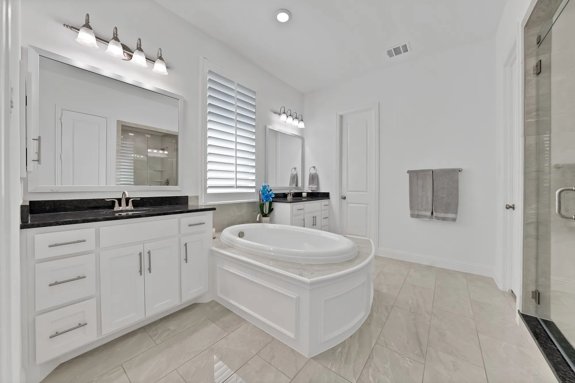 Single Family Residence For Sale in Denton County , 8260 Halifax, The Colony, Texas 75056, 3 Bedroom, 4 Bathroom, 2 Garage spaces, 2,540 Sqft, built in 2020, mls#21320689, Real Estate Agent in The Colony, Homes For Sale in Denton county, Homes For Sale in The Colony, Realtor in The Colony Texas, Real Estate Brokerage Independent Realty Texas, Luminita Cordes Realtor