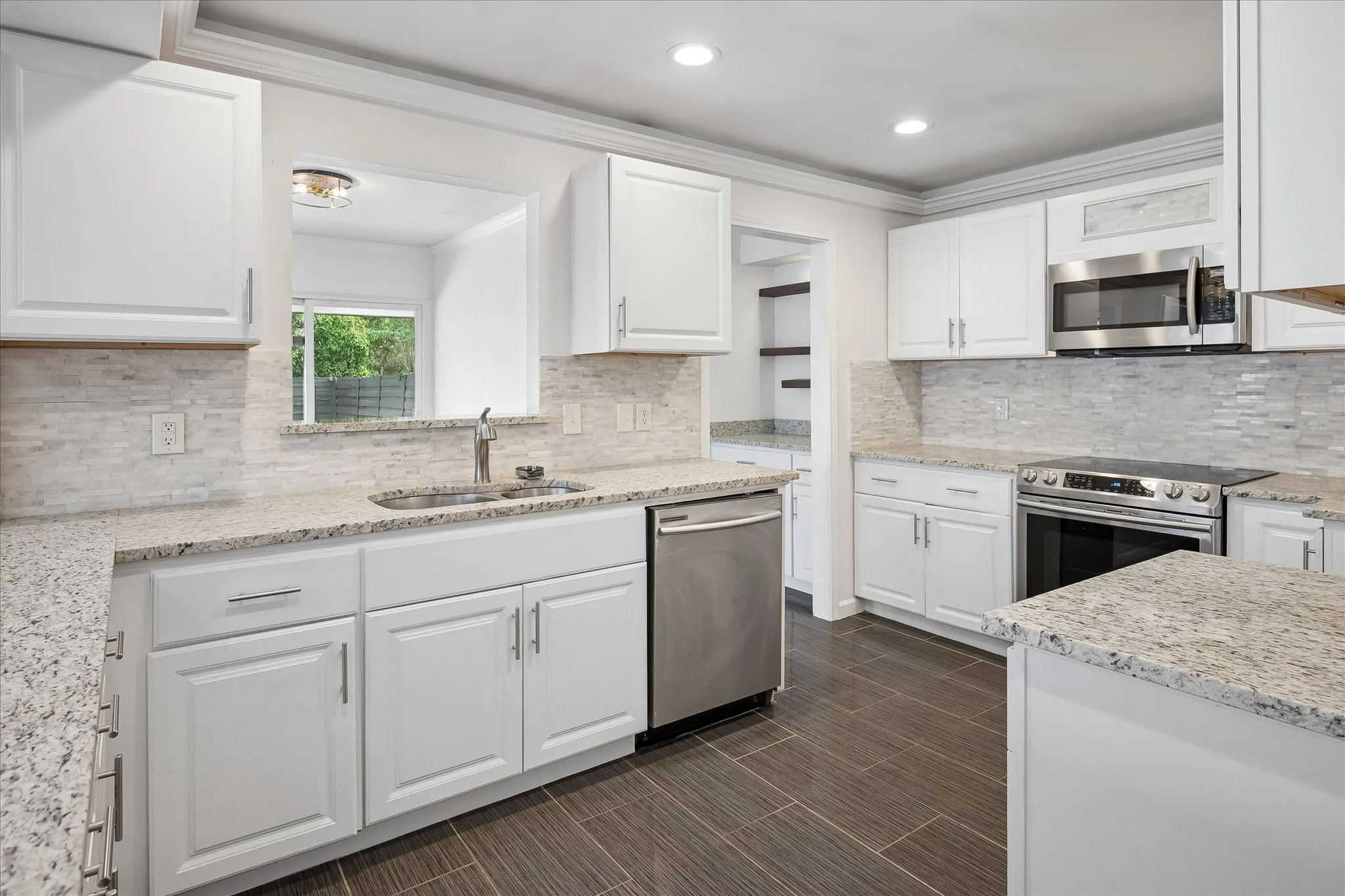 Single Family Residence For Sale in Dallas County , 6506 Kathleen Court, Garland, Texas 75044, 4 Bedroom, 3 Bathroom, 2 Garage spaces, 2,500 Sqft, built in 1975, mls#21319127, Real Estate Agent in Garland, Homes For Sale in Dallas county, Homes For Sale in Garland, Realtor in Garland Texas, Real Estate Brokerage Independent Realty Texas, Luminita Cordes Realtor