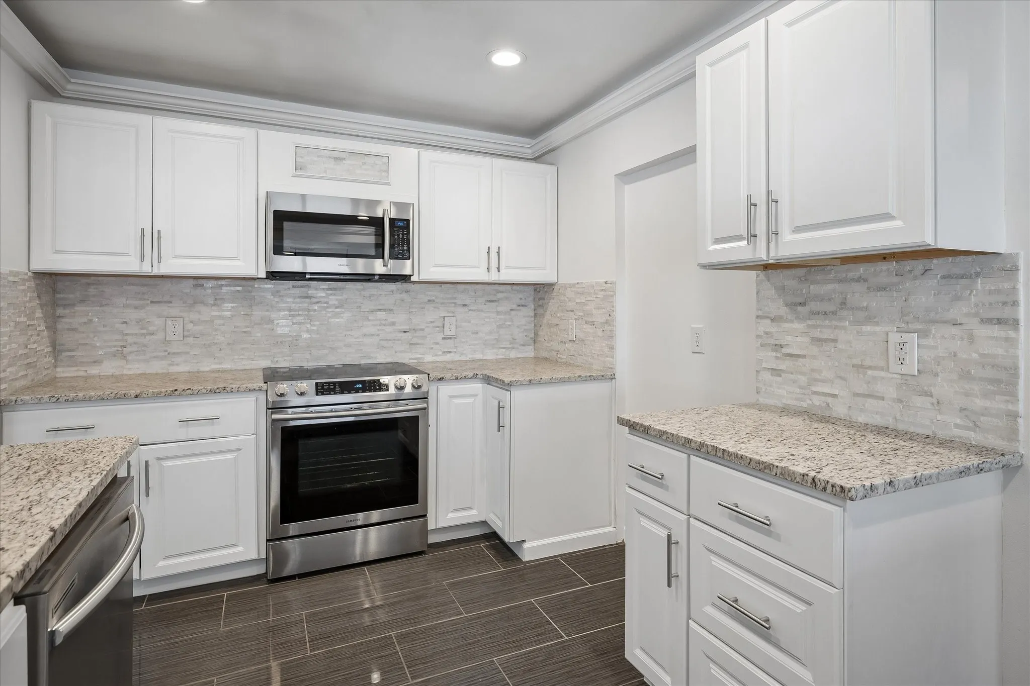 Single Family Residence For Sale in Dallas County , 6506 Kathleen Court, Garland, Texas 75044, 4 Bedroom, 3 Bathroom, 2 Garage spaces, 2,500 Sqft, built in 1975, mls#21319127, Real Estate Agent in Garland, Homes For Sale in Dallas county, Homes For Sale in Garland, Realtor in Garland Texas, Real Estate Brokerage Independent Realty Texas, Luminita Cordes Realtor