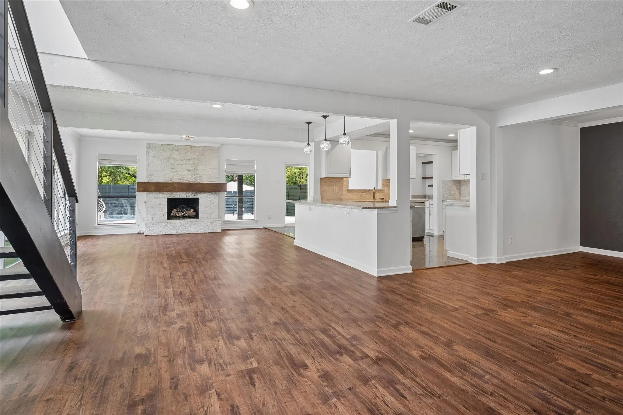 Single Family Residence For Sale in Dallas County , 6506 Kathleen Court, Garland, Texas 75044, 4 Bedroom, 3 Bathroom, 2 Garage spaces, 2,500 Sqft, built in 1975, mls#21319127, Real Estate Agent in Garland, Homes For Sale in Dallas county, Homes For Sale in Garland, Realtor in Garland Texas, Real Estate Brokerage Independent Realty Texas, Luminita Cordes Realtor