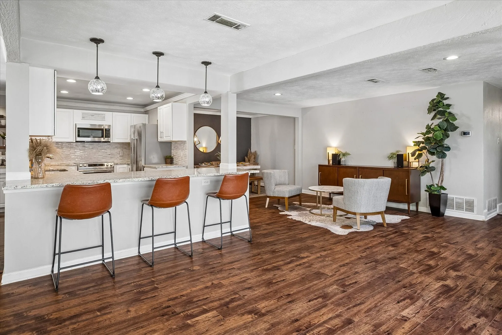 Single Family Residence For Sale in Dallas County , 6506 Kathleen Court, Garland, Texas 75044, 4 Bedroom, 3 Bathroom, 2 Garage spaces, 2,500 Sqft, built in 1975, mls#21319127, Real Estate Agent in Garland, Homes For Sale in Dallas county, Homes For Sale in Garland, Realtor in Garland Texas, Real Estate Brokerage Independent Realty Texas, Luminita Cordes Realtor