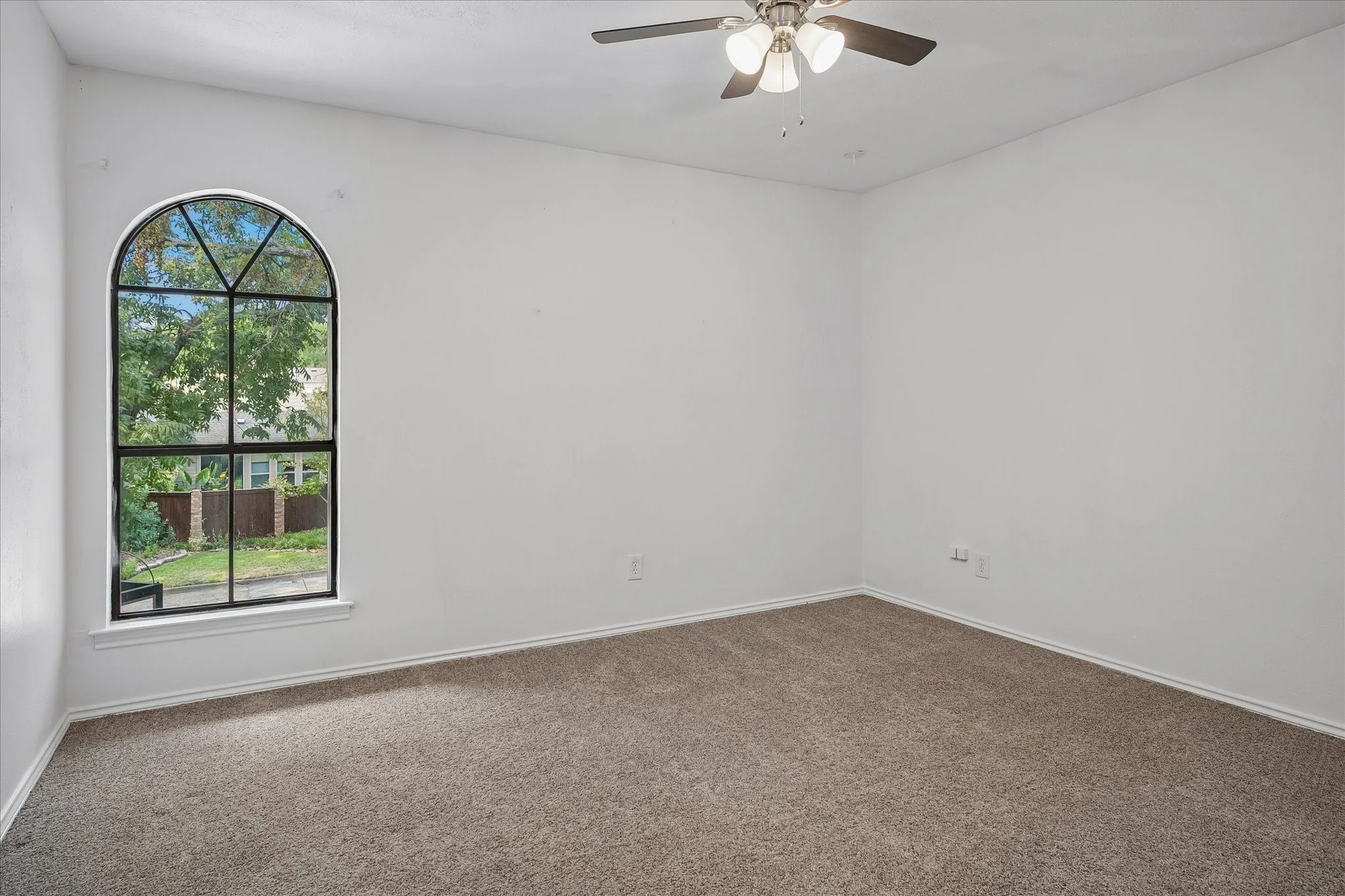 Single Family Residence For Sale in Dallas County , 6506 Kathleen Court, Garland, Texas 75044, 4 Bedroom, 3 Bathroom, 2 Garage spaces, 2,500 Sqft, built in 1975, mls#21319127, Real Estate Agent in Garland, Homes For Sale in Dallas county, Homes For Sale in Garland, Realtor in Garland Texas, Real Estate Brokerage Independent Realty Texas, Luminita Cordes Realtor