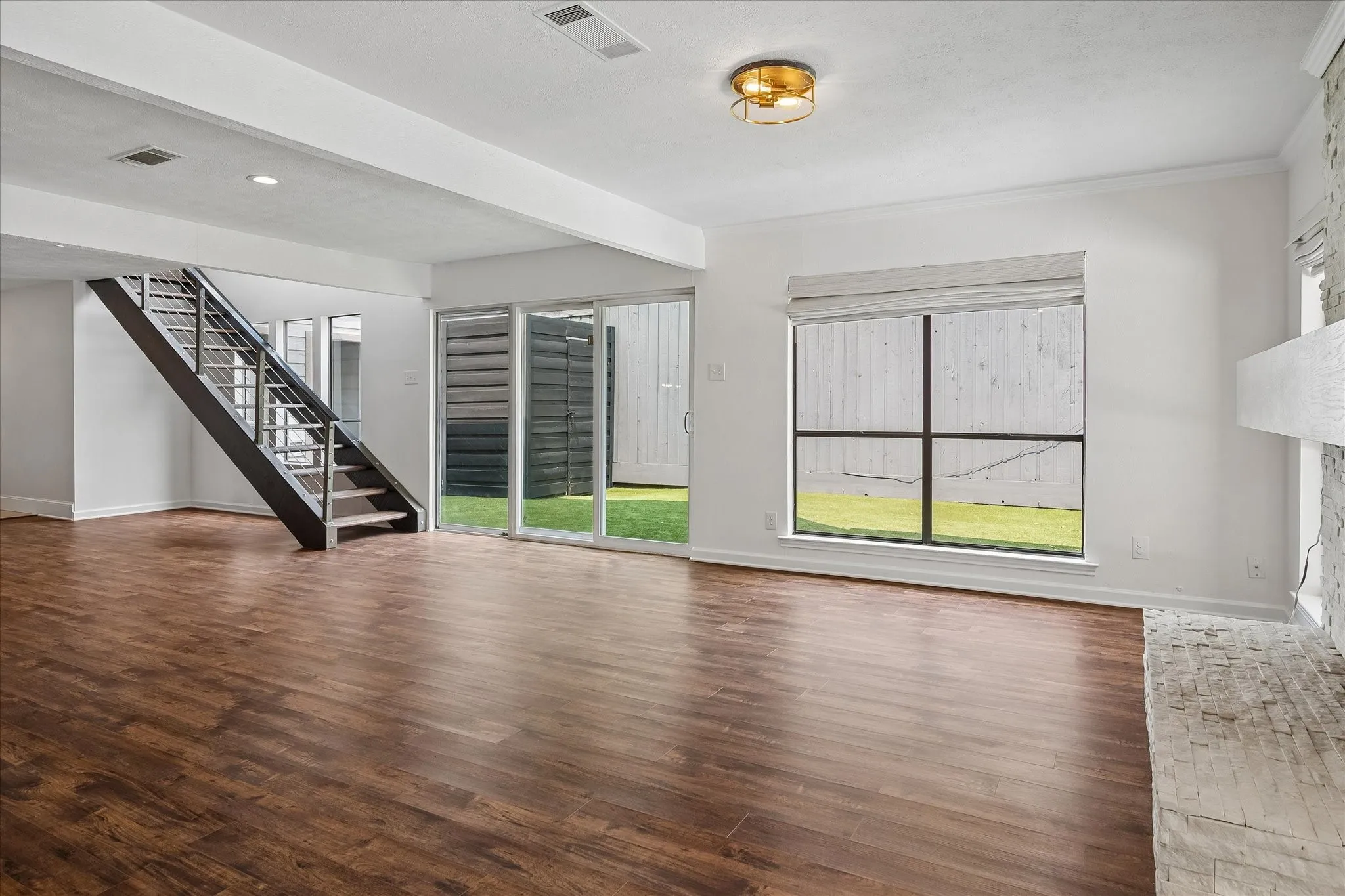Single Family Residence For Sale in Dallas County , 6506 Kathleen Court, Garland, Texas 75044, 4 Bedroom, 3 Bathroom, 2 Garage spaces, 2,500 Sqft, built in 1975, mls#21319127, Real Estate Agent in Garland, Homes For Sale in Dallas county, Homes For Sale in Garland, Realtor in Garland Texas, Real Estate Brokerage Independent Realty Texas, Luminita Cordes Realtor