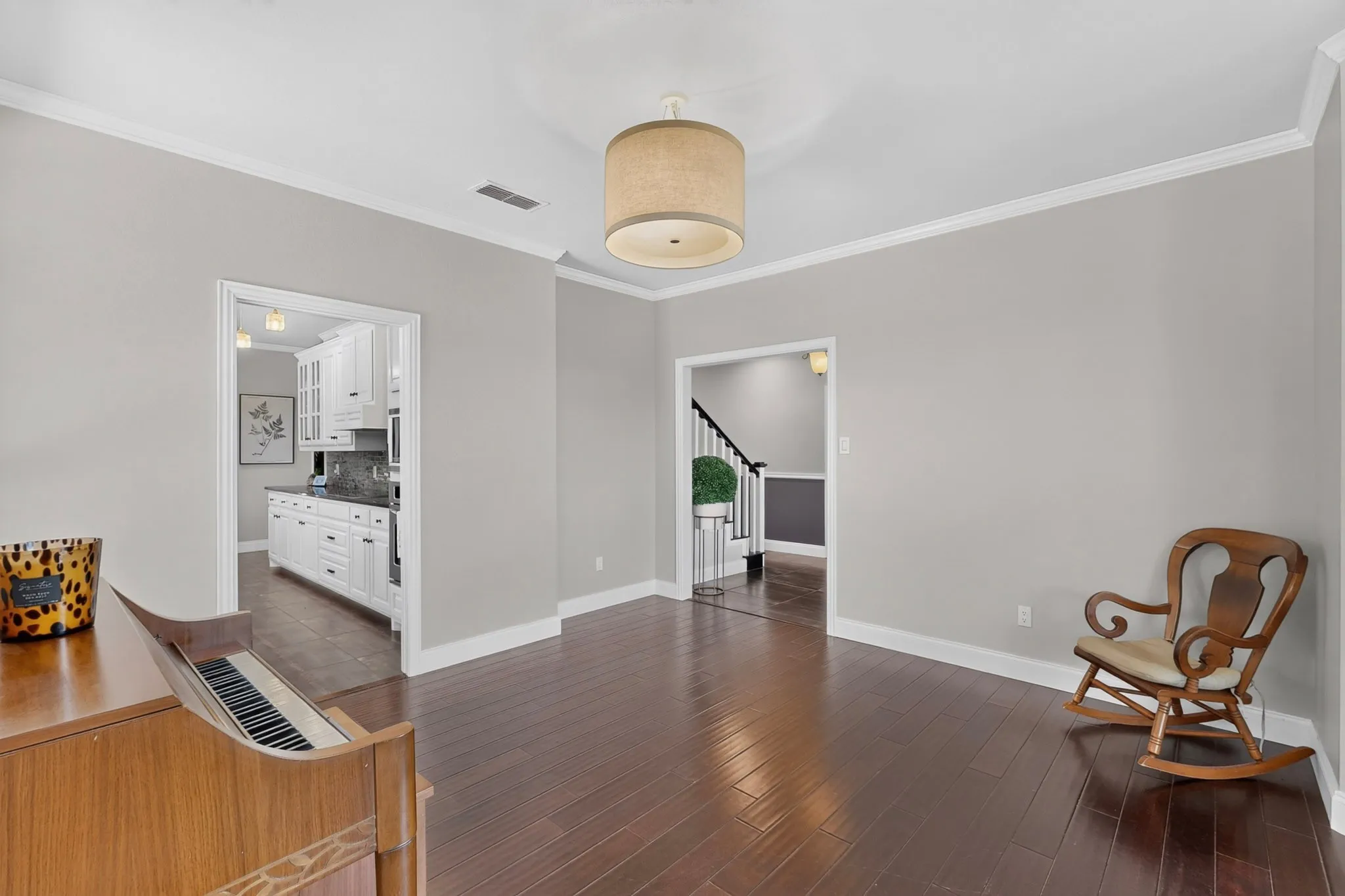 Single Family Residence For Sale in Tarrant County , 6130 Grauton Drive, Mansfield, Texas 76063, 4 Bedroom, 4 Bathroom, 3 Garage spaces, 6,359 Sqft, built in 2008, mls#21320489, Real Estate Agent in Mansfield, Homes For Sale in Tarrant county, Homes For Sale in Mansfield, Realtor in Mansfield Texas, Real Estate Brokerage Independent Realty Texas, Luminita Cordes Realtor