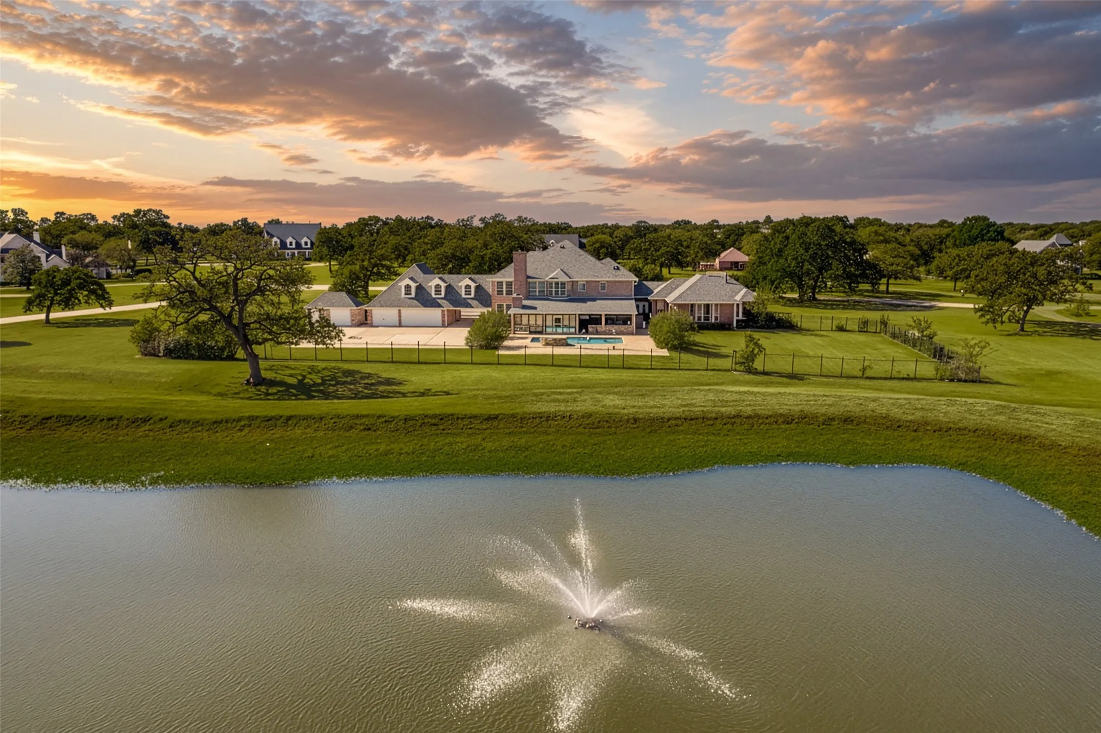 Single Family Residence For Sale in Tarrant County , 6035 Oak Hollow Drive, Burleson, Texas 76028, 5 Bedroom, 6 Bathroom, 3 Garage spaces, 6,410 Sqft, built in 1992, mls#21320630, Real Estate Agent in Burleson, Homes For Sale in Tarrant county, Homes For Sale in Burleson, Realtor in Burleson Texas, Real Estate Brokerage Independent Realty Texas, Luminita Cordes Realtor