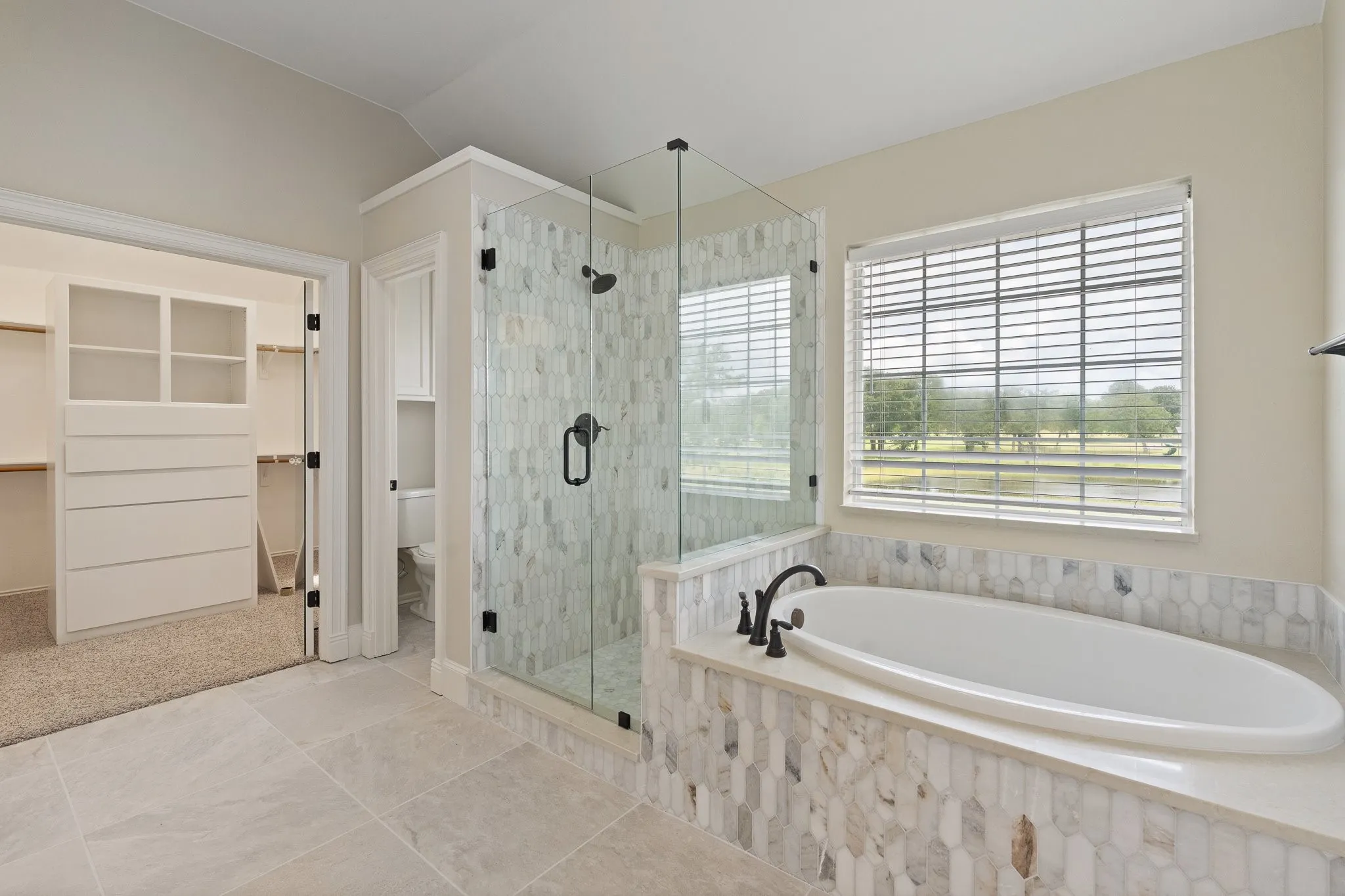 Single Family Residence For Sale in Tarrant County , 6035 Oak Hollow Drive, Burleson, Texas 76028, 5 Bedroom, 6 Bathroom, 3 Garage spaces, 6,410 Sqft, built in 1992, mls#21320630, Real Estate Agent in Burleson, Homes For Sale in Tarrant county, Homes For Sale in Burleson, Realtor in Burleson Texas, Real Estate Brokerage Independent Realty Texas, Luminita Cordes Realtor