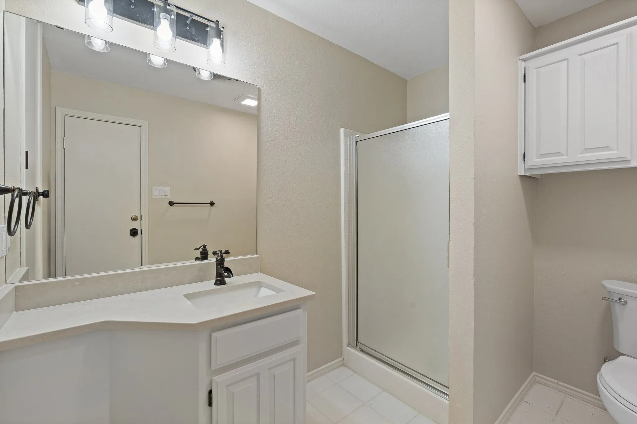 Single Family Residence For Sale in Tarrant County , 6035 Oak Hollow Drive, Burleson, Texas 76028, 5 Bedroom, 6 Bathroom, 3 Garage spaces, 6,410 Sqft, built in 1992, mls#21320630, Real Estate Agent in Burleson, Homes For Sale in Tarrant county, Homes For Sale in Burleson, Realtor in Burleson Texas, Real Estate Brokerage Independent Realty Texas, Luminita Cordes Realtor