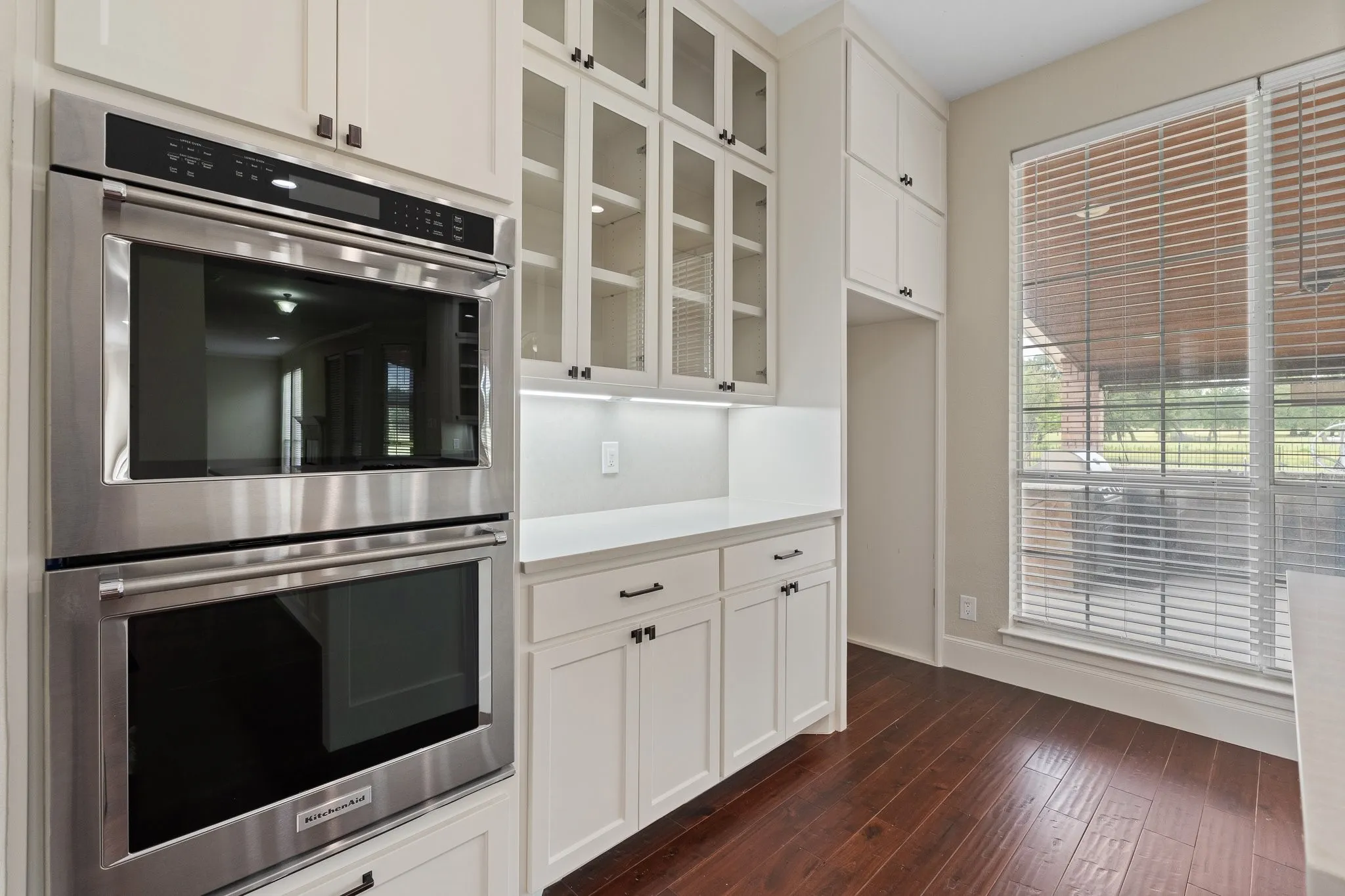 Single Family Residence For Sale in Tarrant County , 6035 Oak Hollow Drive, Burleson, Texas 76028, 5 Bedroom, 6 Bathroom, 3 Garage spaces, 6,410 Sqft, built in 1992, mls#21320630, Real Estate Agent in Burleson, Homes For Sale in Tarrant county, Homes For Sale in Burleson, Realtor in Burleson Texas, Real Estate Brokerage Independent Realty Texas, Luminita Cordes Realtor