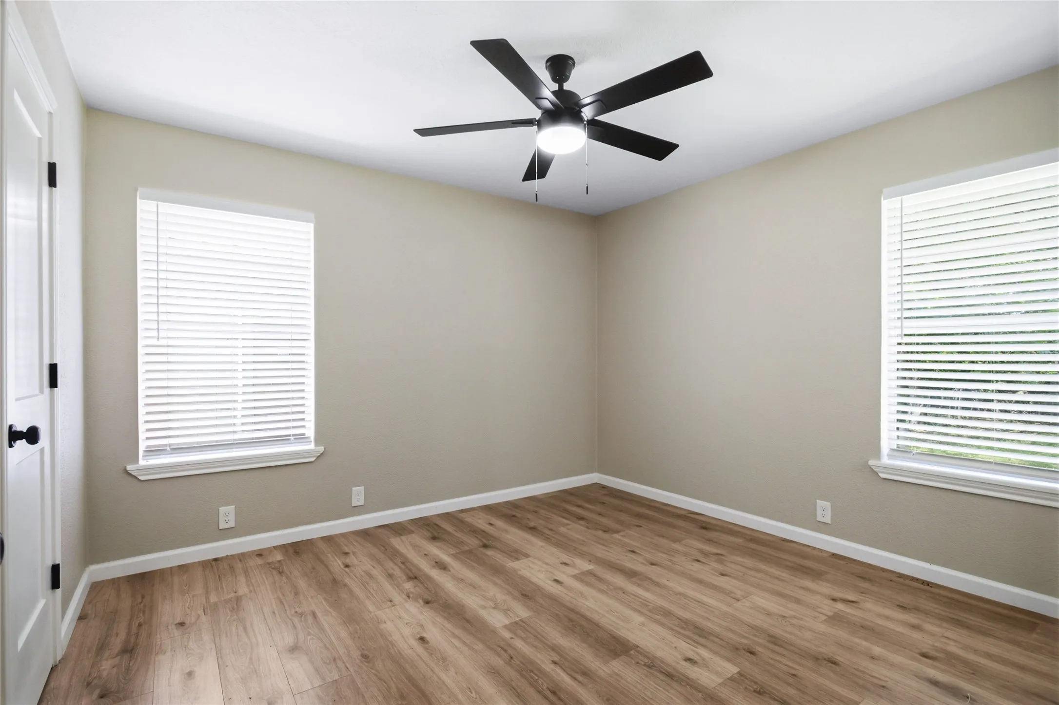 Single Family Residence For Rent in Grayson County , 1006 N Grant Drive, Sherman, Texas 75092, 3 Bedroom, 2 Bathroom, 1 Garage spaces, 1,210 Sqft, built in 1960, mls#21305164, Real Estate Agent in Sherman, Homes For Rent in Grayson county, Homes For Rent in Sherman, Realtor in Sherman Texas, Real Estate Brokerage Independent Realty Texas, Luminita Cordes Realtor