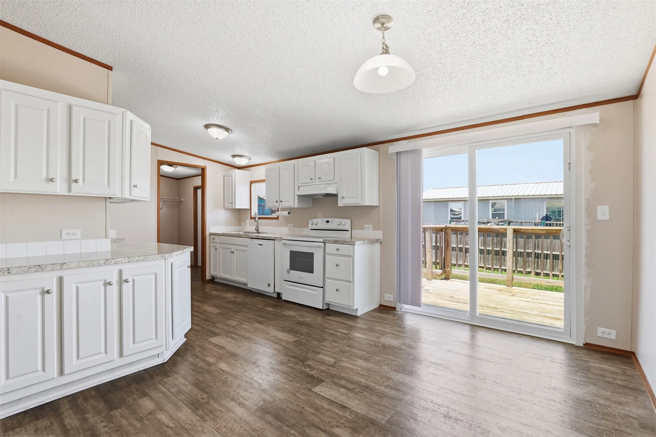 Mobile Home For Sale in Johnson County , 1408 Old Bridge Road, Cleburne, Texas 76033, 3 Bedroom, 2 Bathroom, Garage spaces, 1,408 Sqft, built in 2018, mls#21319212, Real Estate Agent in Cleburne, Homes For Sale in Johnson county, Homes For Sale in Cleburne, Realtor in Cleburne Texas, Real Estate Brokerage Independent Realty Texas, Luminita Cordes Realtor