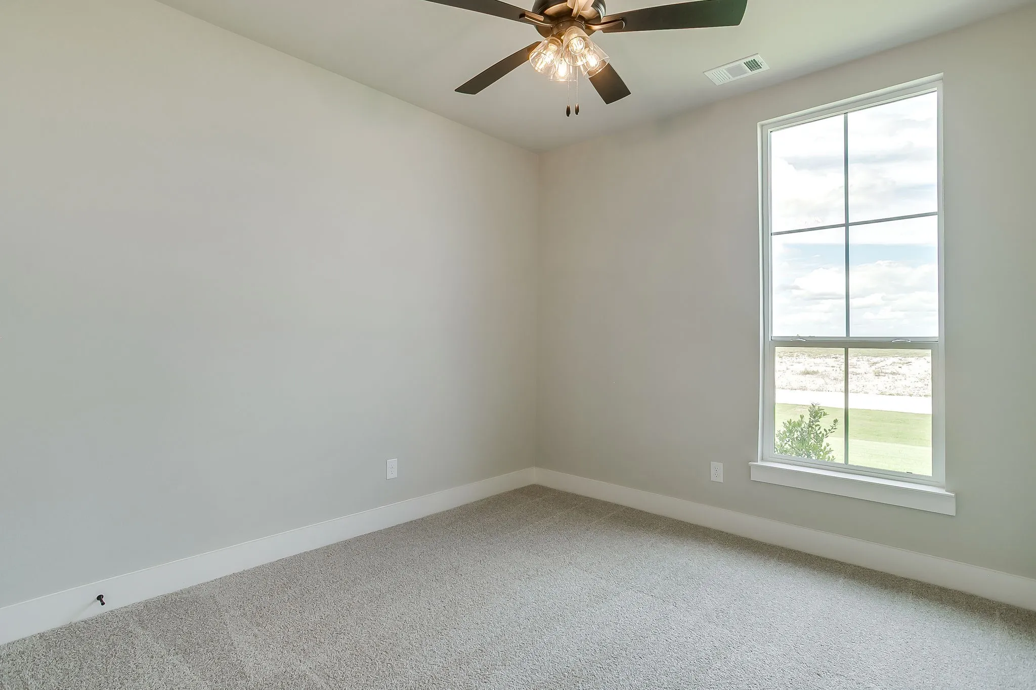 Single Family Residence For Sale in Ellis County , 10121 Baldy Mountain Drive, Waxahachie, Texas 75167, 4 Bedrooms, 3 Bathrooms, 3 Garage spaces, 2,969 Sqft, built in 2026, Price $705,984, mls#21320756, Real Estate Agent in Waxahachie, Homes For Sale in Ellis county, Homes For Sale in Waxahachie, Realtor in Waxahachie Texas, Real Estate Brokerage Independent Realty Texas, Luminita Cordes Realtor