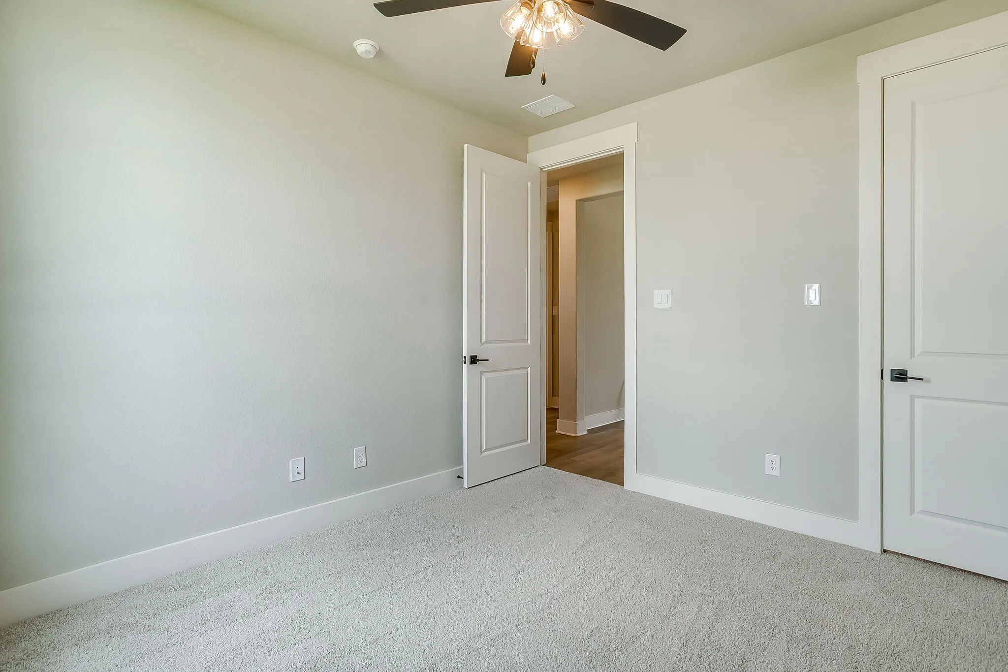 Single Family Residence For Sale in Ellis County , 10121 Baldy Mountain Drive, Waxahachie, Texas 75167, 4 Bedrooms, 3 Bathrooms, 3 Garage spaces, 2,969 Sqft, built in 2026, Price $705,984, mls#21320756, Real Estate Agent in Waxahachie, Homes For Sale in Ellis county, Homes For Sale in Waxahachie, Realtor in Waxahachie Texas, Real Estate Brokerage Independent Realty Texas, Luminita Cordes Realtor