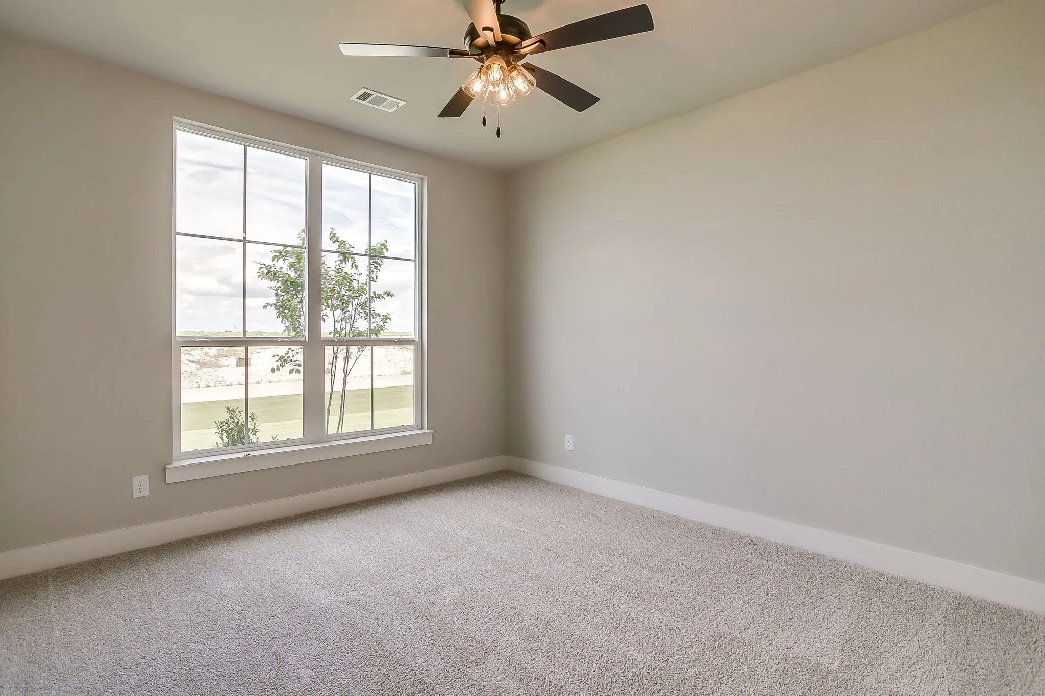 Single Family Residence For Sale in Ellis County , 10121 Baldy Mountain Drive, Waxahachie, Texas 75167, 4 Bedrooms, 3 Bathrooms, 3 Garage spaces, 2,969 Sqft, built in 2026, Price $705,984, mls#21320756, Real Estate Agent in Waxahachie, Homes For Sale in Ellis county, Homes For Sale in Waxahachie, Realtor in Waxahachie Texas, Real Estate Brokerage Independent Realty Texas, Luminita Cordes Realtor